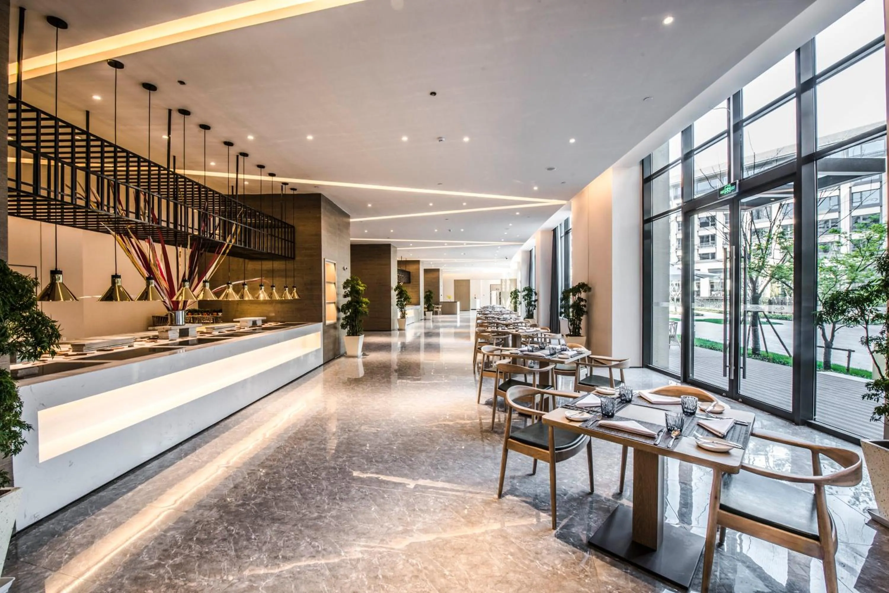 Restaurant/places to eat in Q-Box Hotel Shanghai Sanjiagang -Offer Pudong International Airport and Disney shuttle