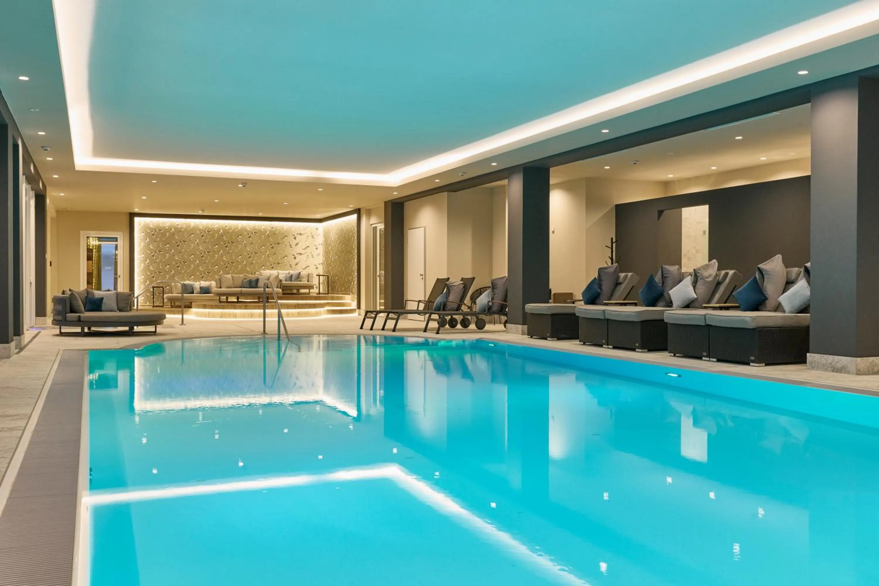 Swimming pool in Holzapfel