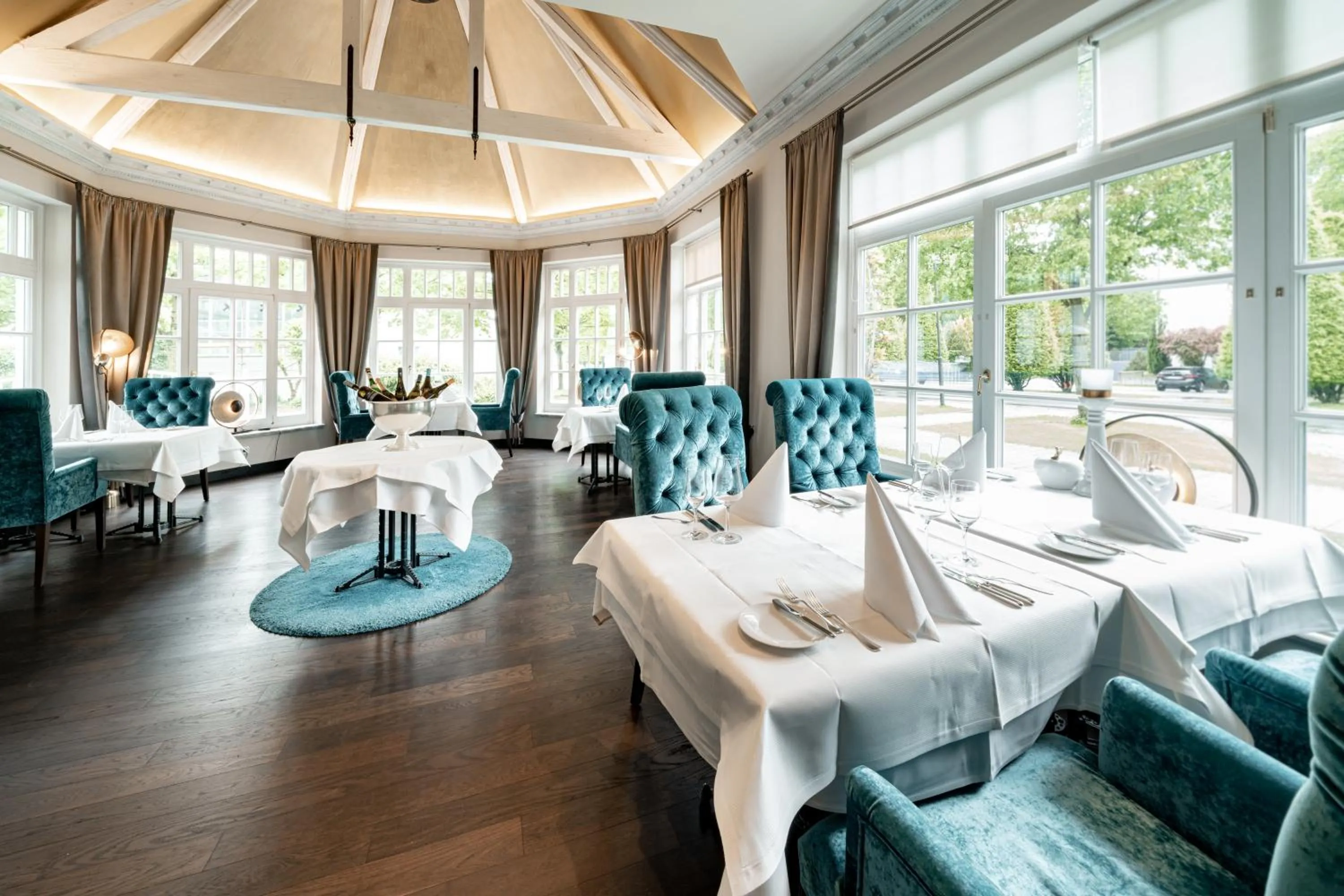 Restaurant/places to eat in Holzapfel