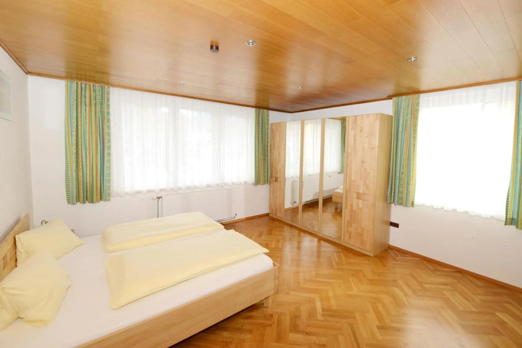 Photo of the whole room, Bed in Hotel-Restaurant Kirchenwirt Aigen