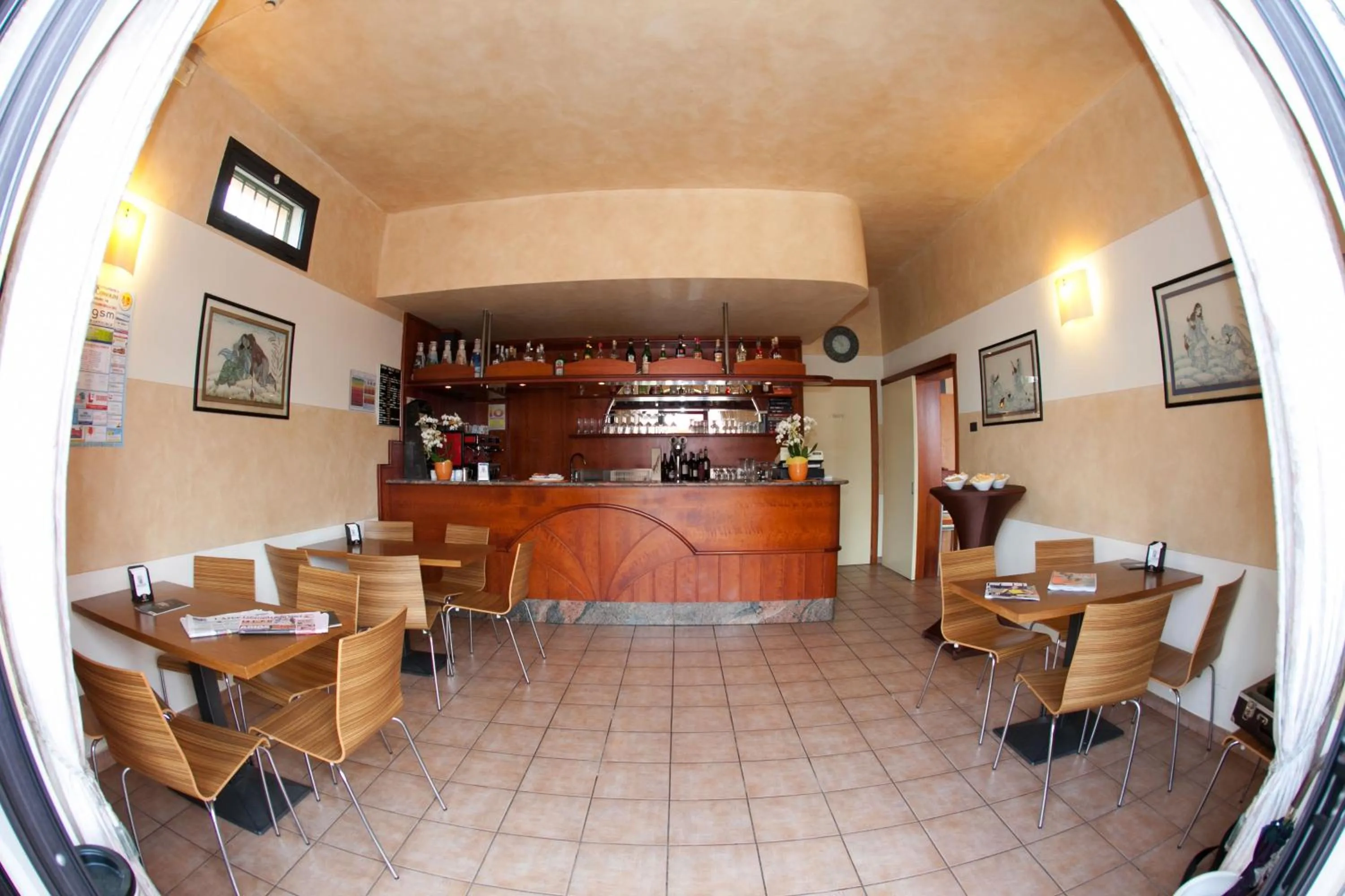 Lounge or bar in Hotel Pinamonte