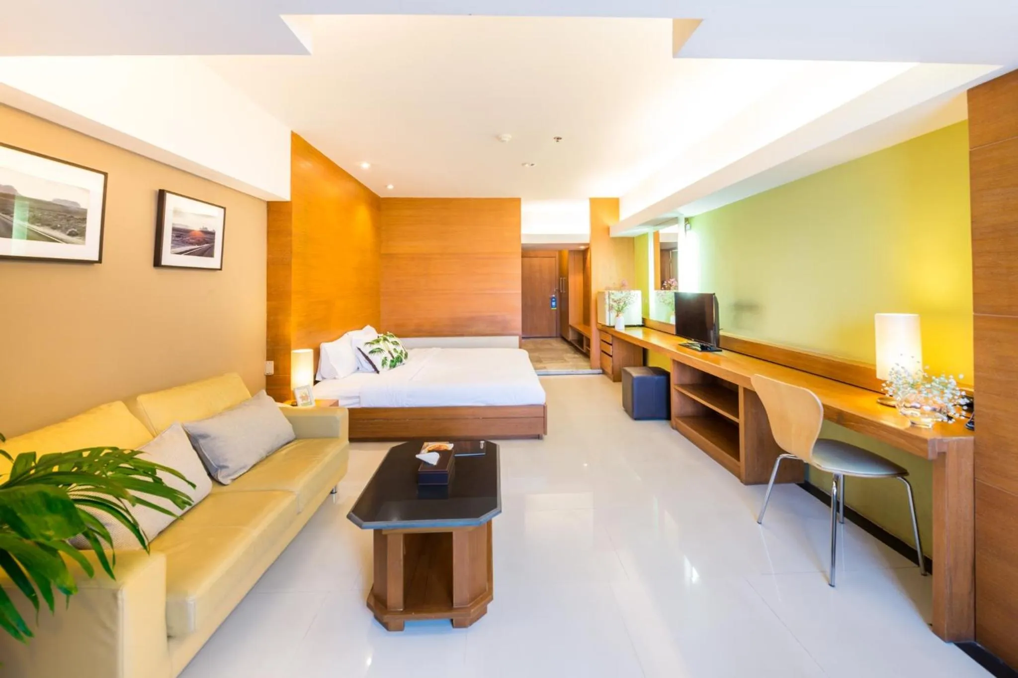 Bedroom, Bed in Laemtong Serviced Apartment