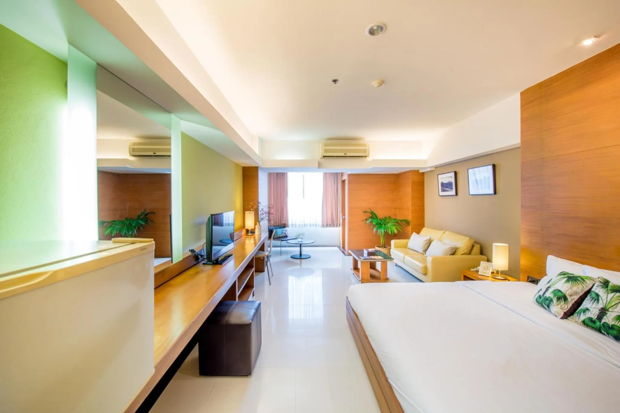 Bedroom, Bed in Laemtong Serviced Apartment