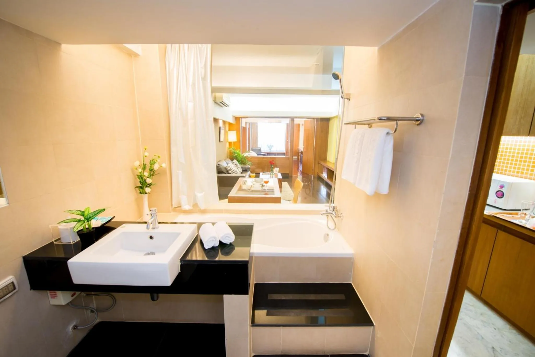 Bathroom, Bed in Laemtong Serviced Apartment