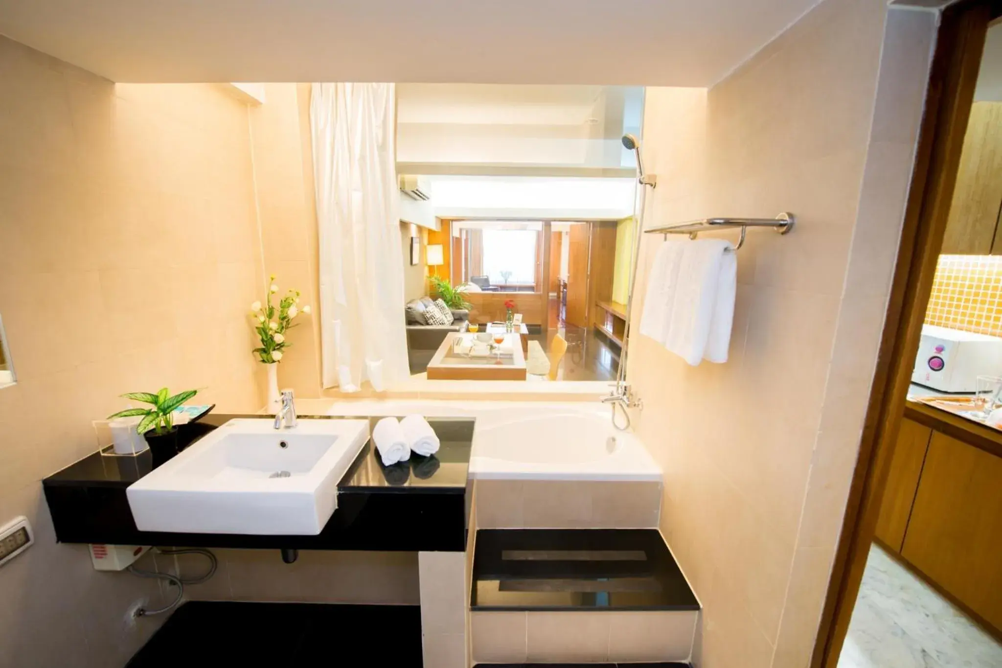 Bathroom, Bed in Laemtong Serviced Apartment Bathroom, Bed in Laemtong Serviced Apartment