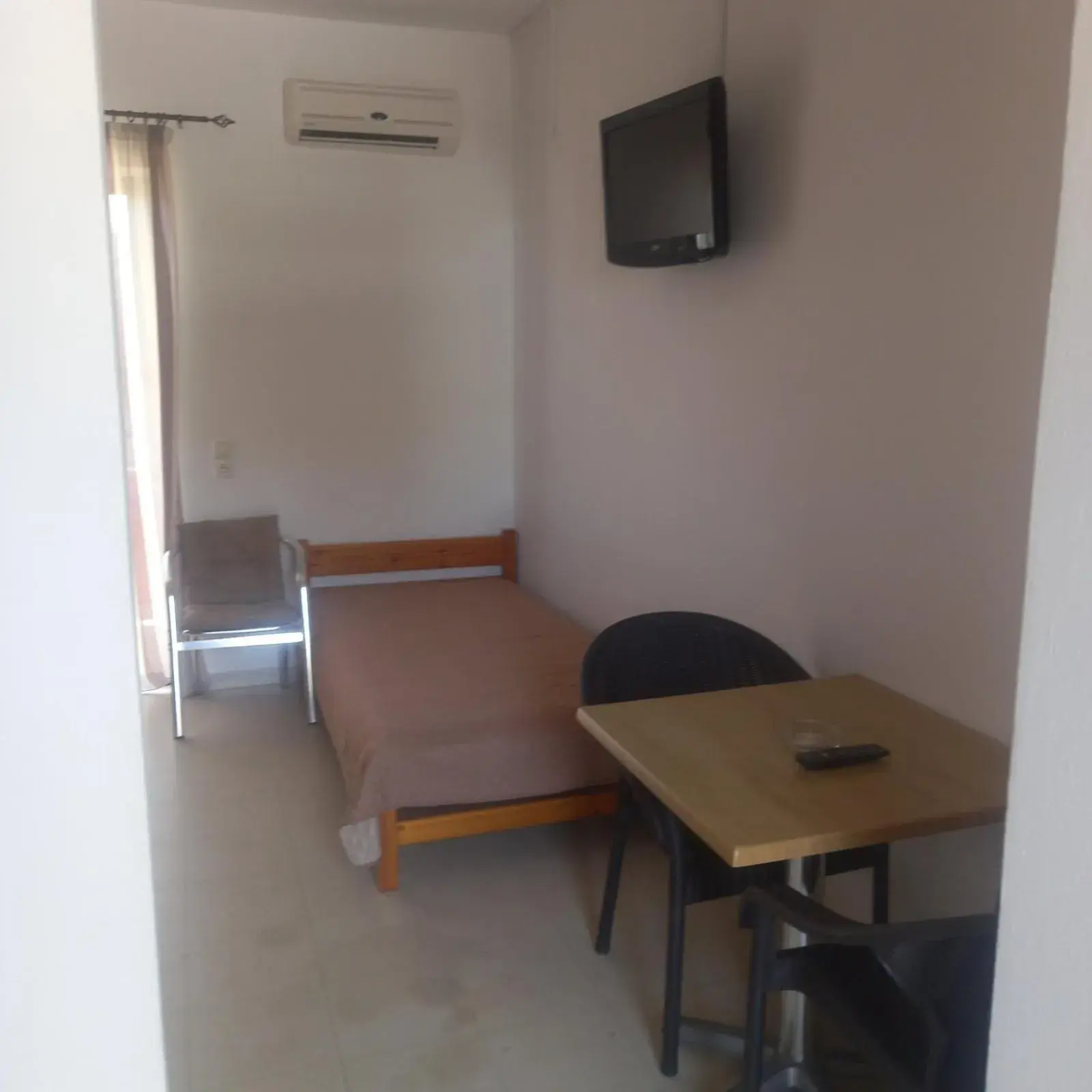 Manolis Studios Manolis Studios