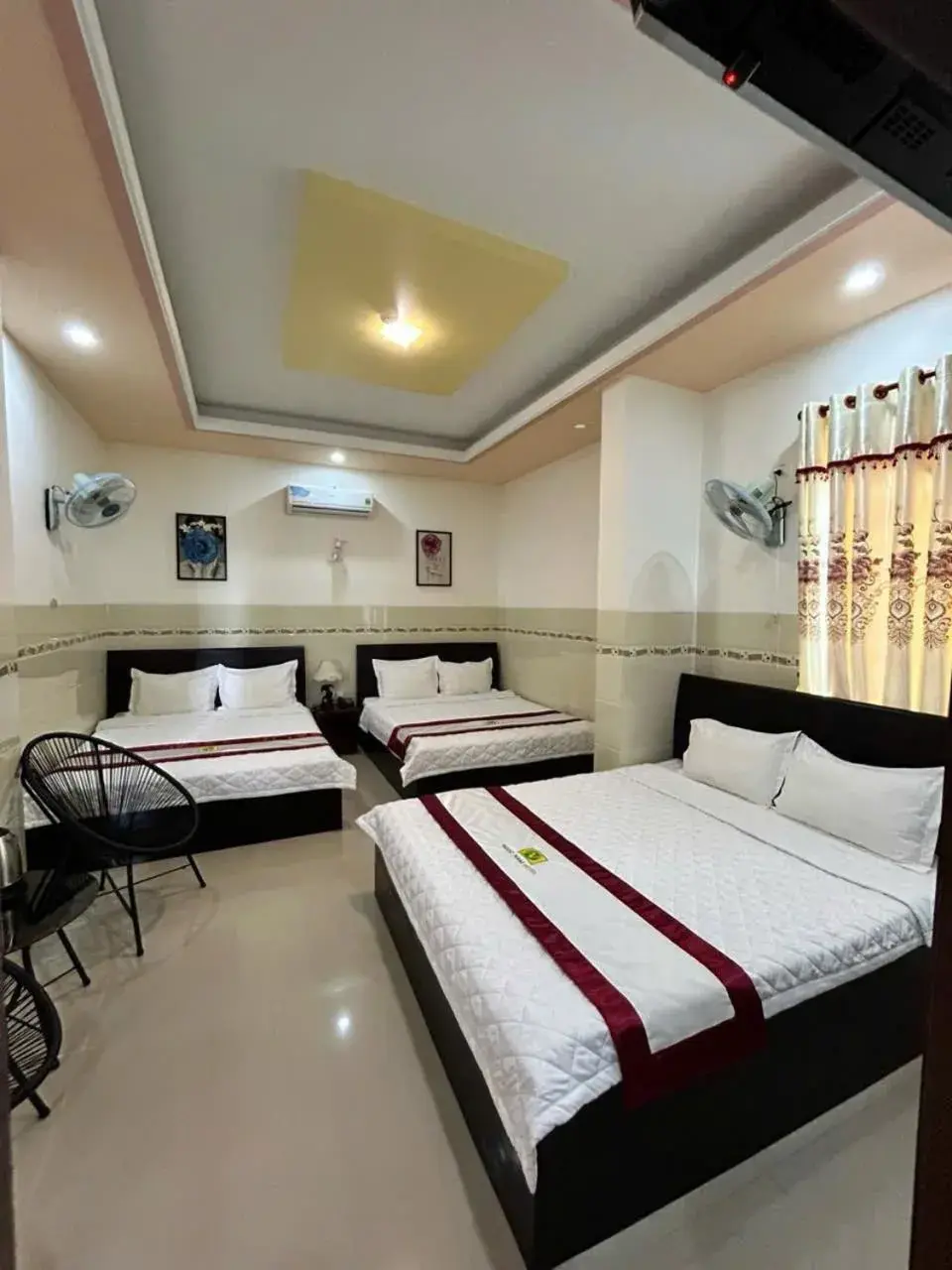 Deluxe Family Room in Ngọc Nam Hotel Deluxe Family Room in Ngọc Nam Hotel