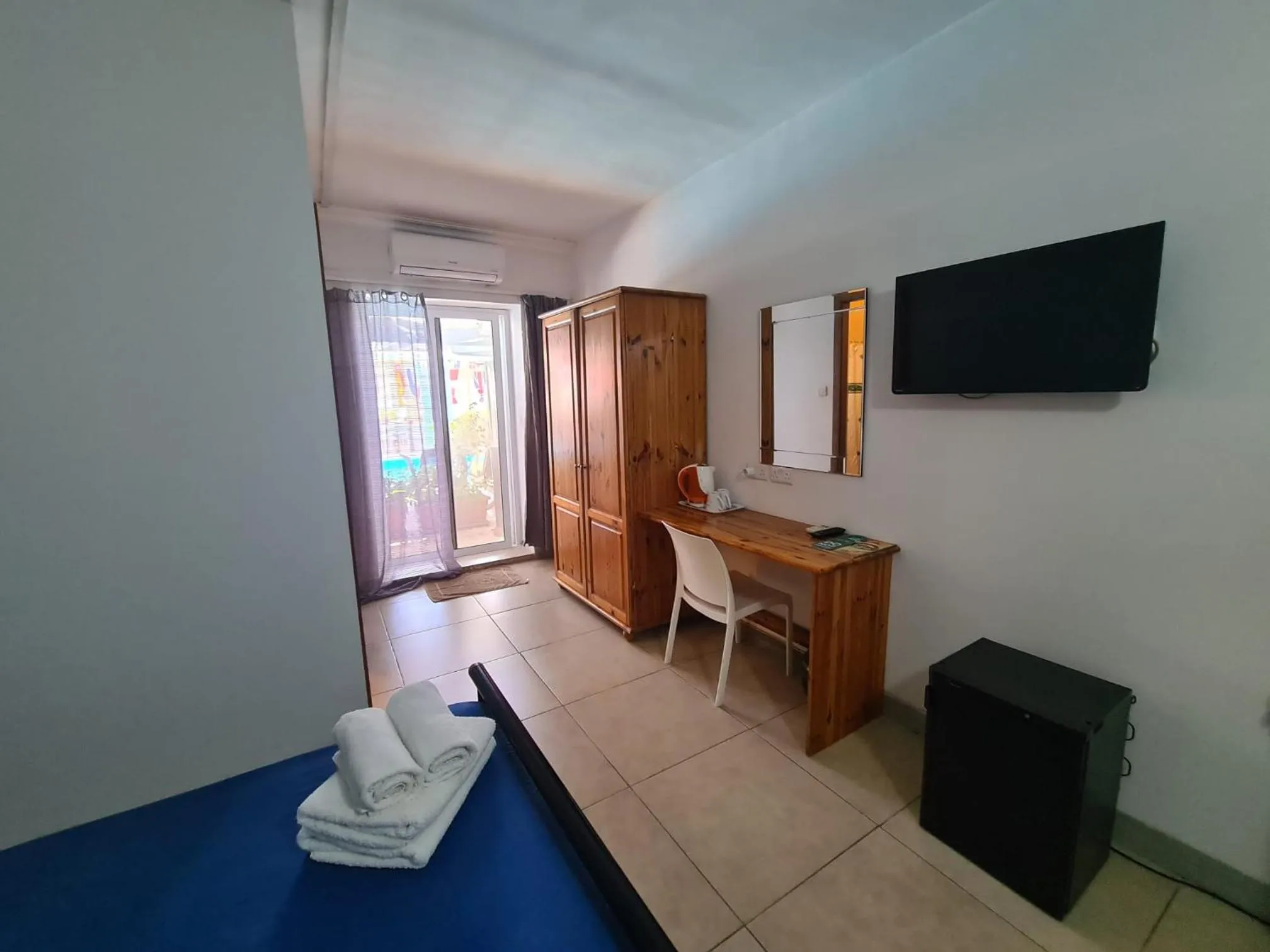 Bedroom, Bed in Sensi Hotel