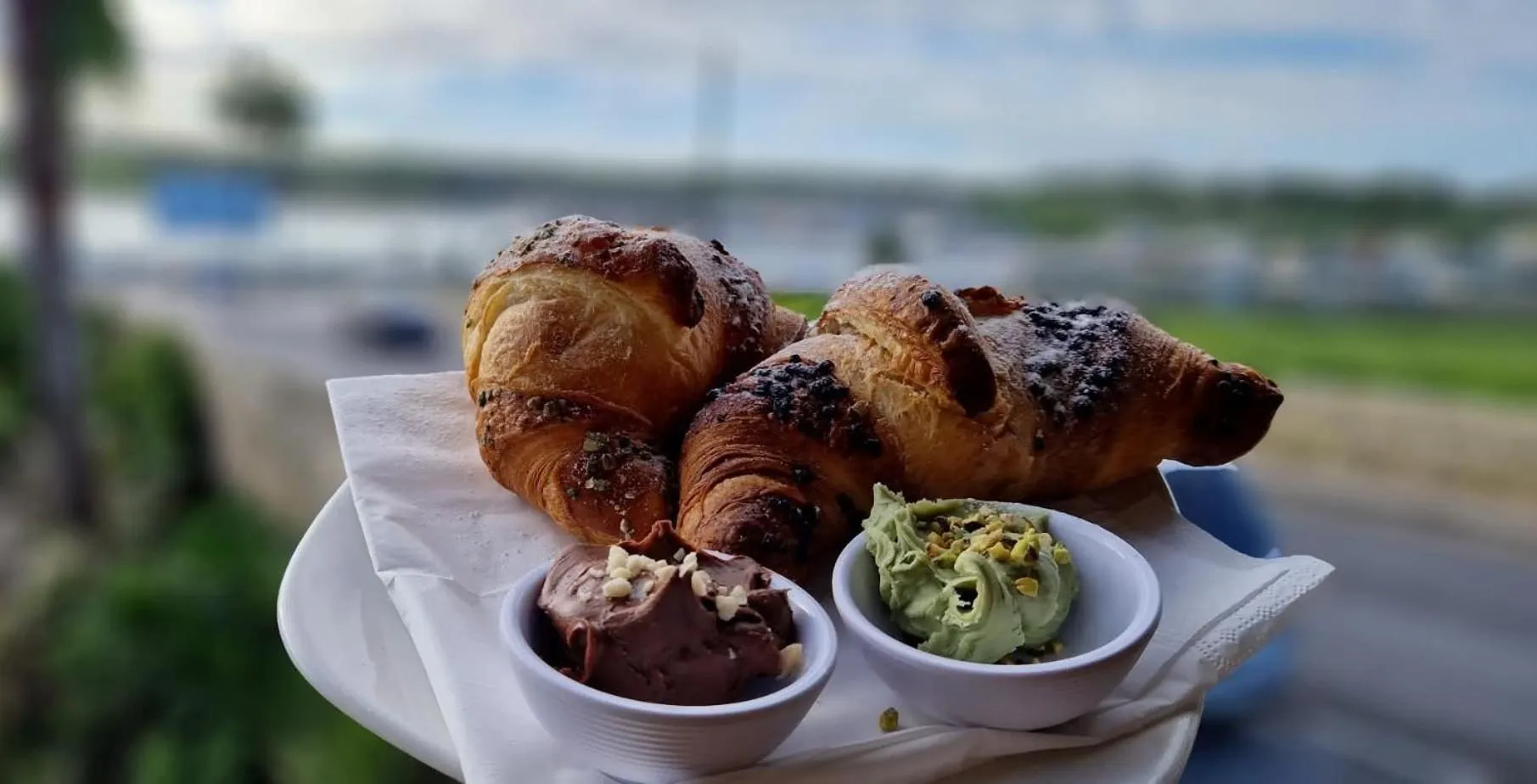 Restaurant/places to eat in Sensi Hotel