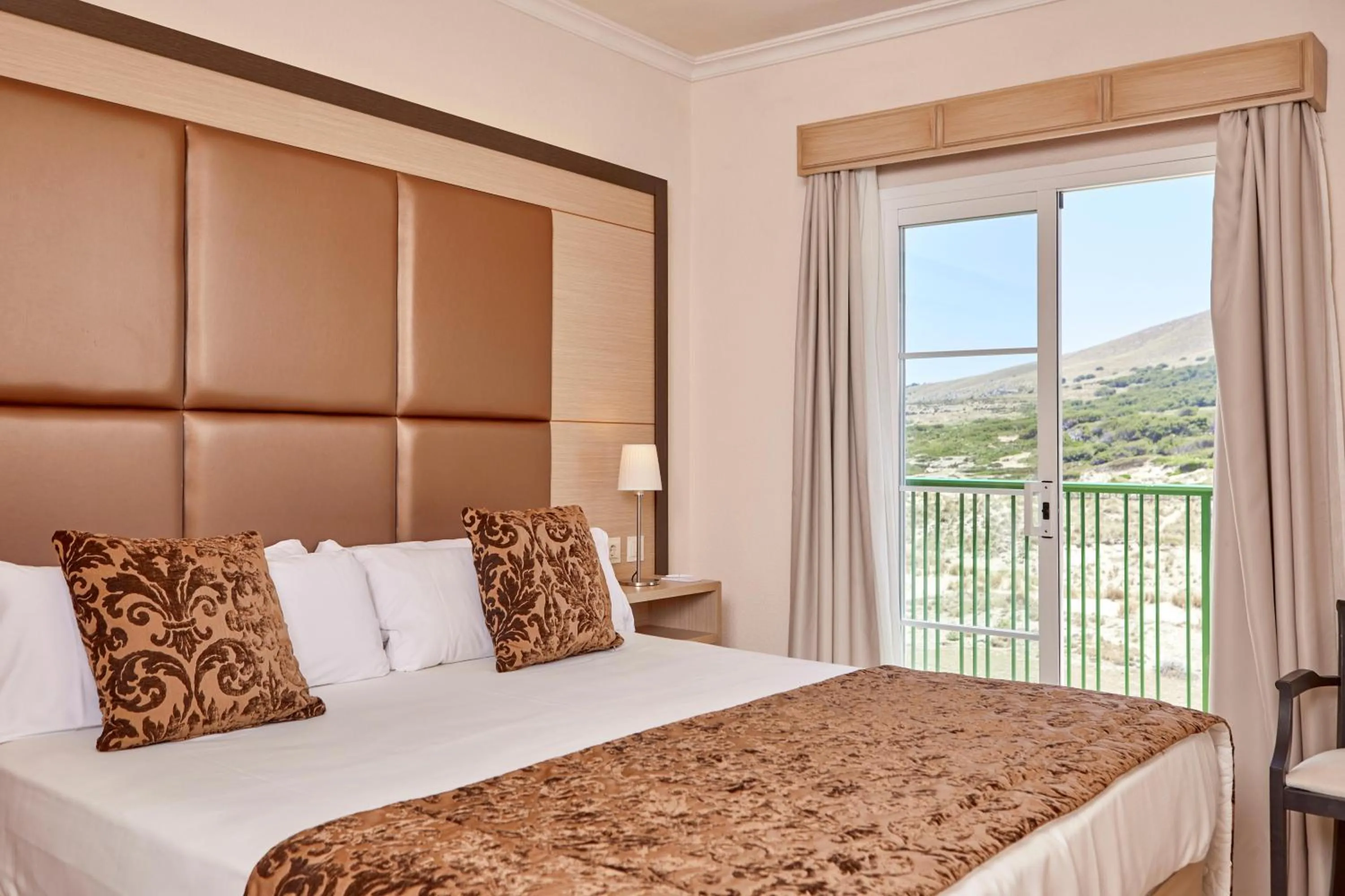 Photo of the whole room, Bed in Zafiro Cala Mesquida