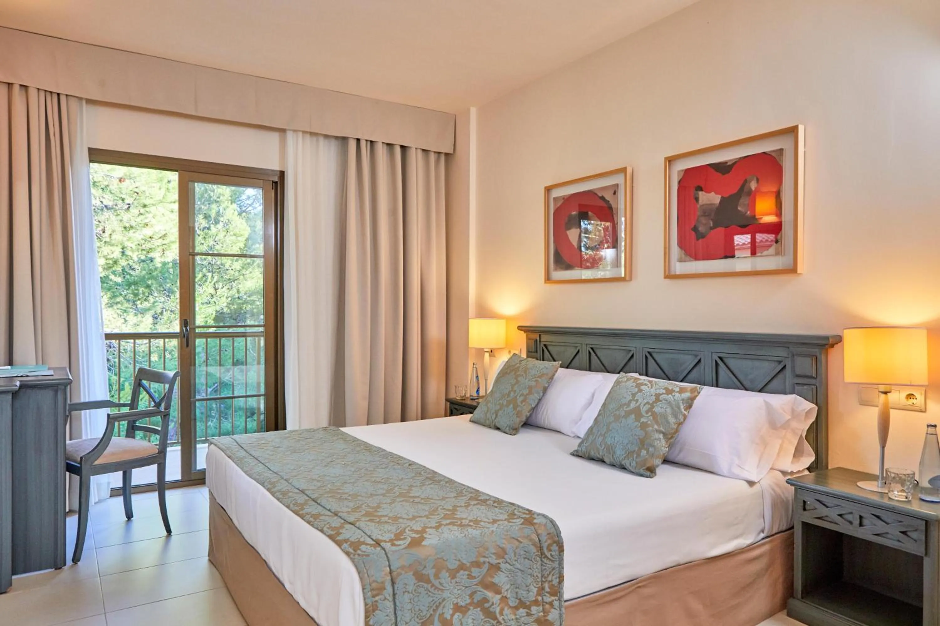 Photo of the whole room, Bed in Zafiro Cala Mesquida