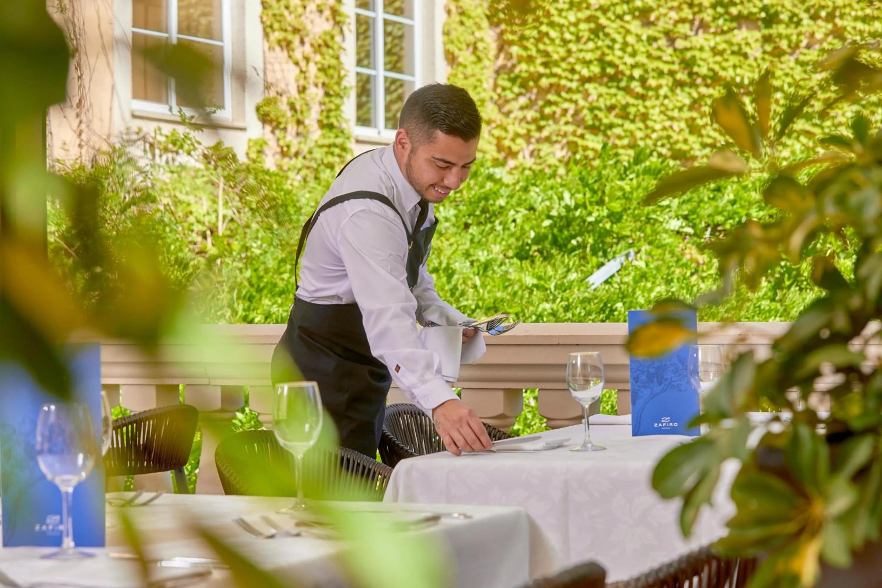 Restaurant/places to eat in Zafiro Cala Mesquida