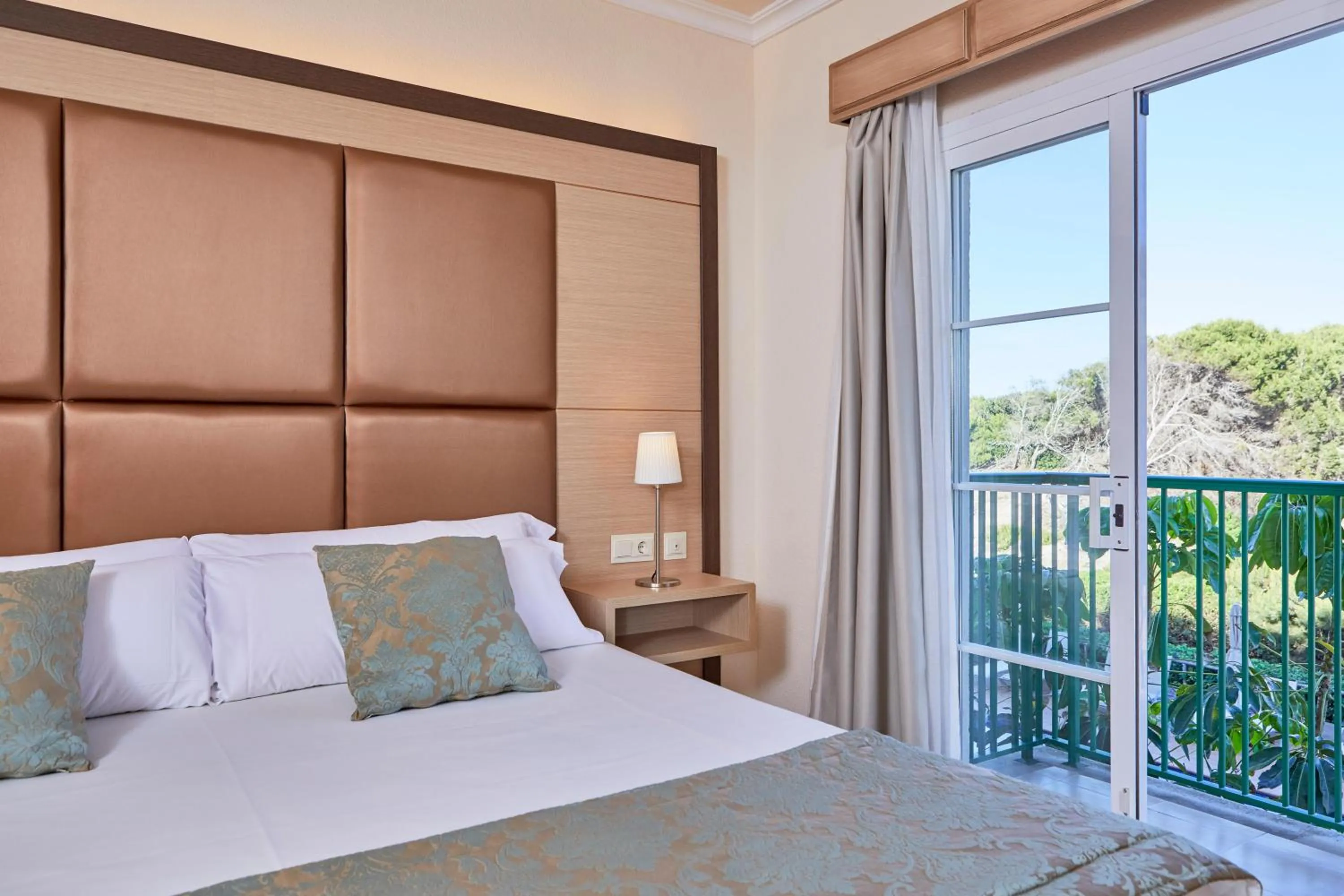 Photo of the whole room, Bed in Zafiro Cala Mesquida