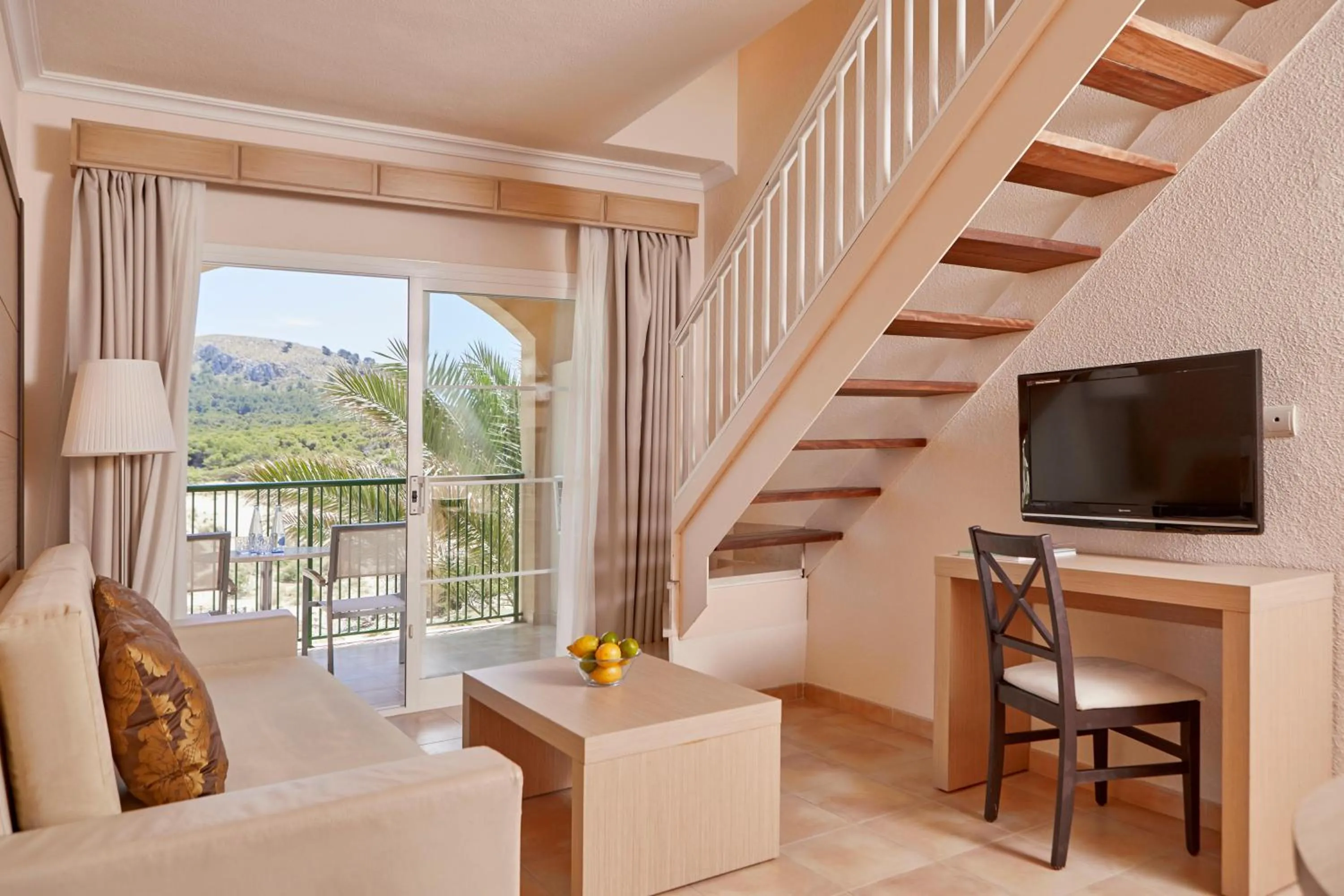 Photo of the whole room in Zafiro Cala Mesquida