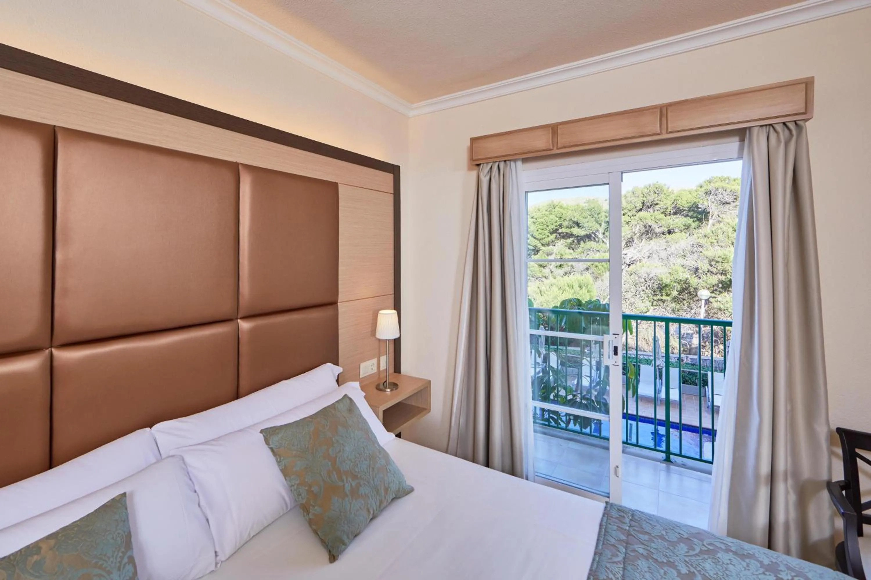 Photo of the whole room, Bed in Zafiro Cala Mesquida
