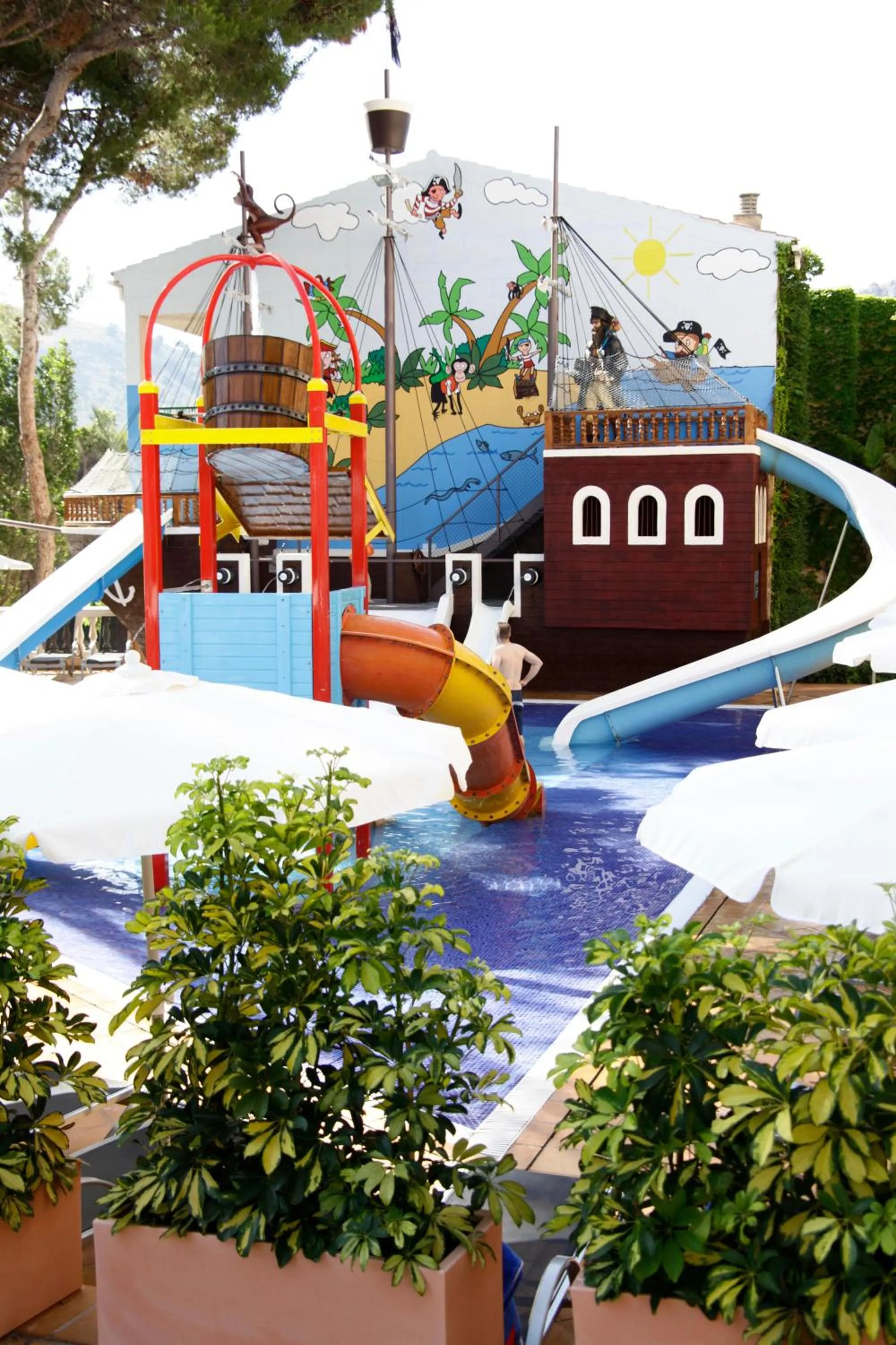 children in Zafiro Cala Mesquida