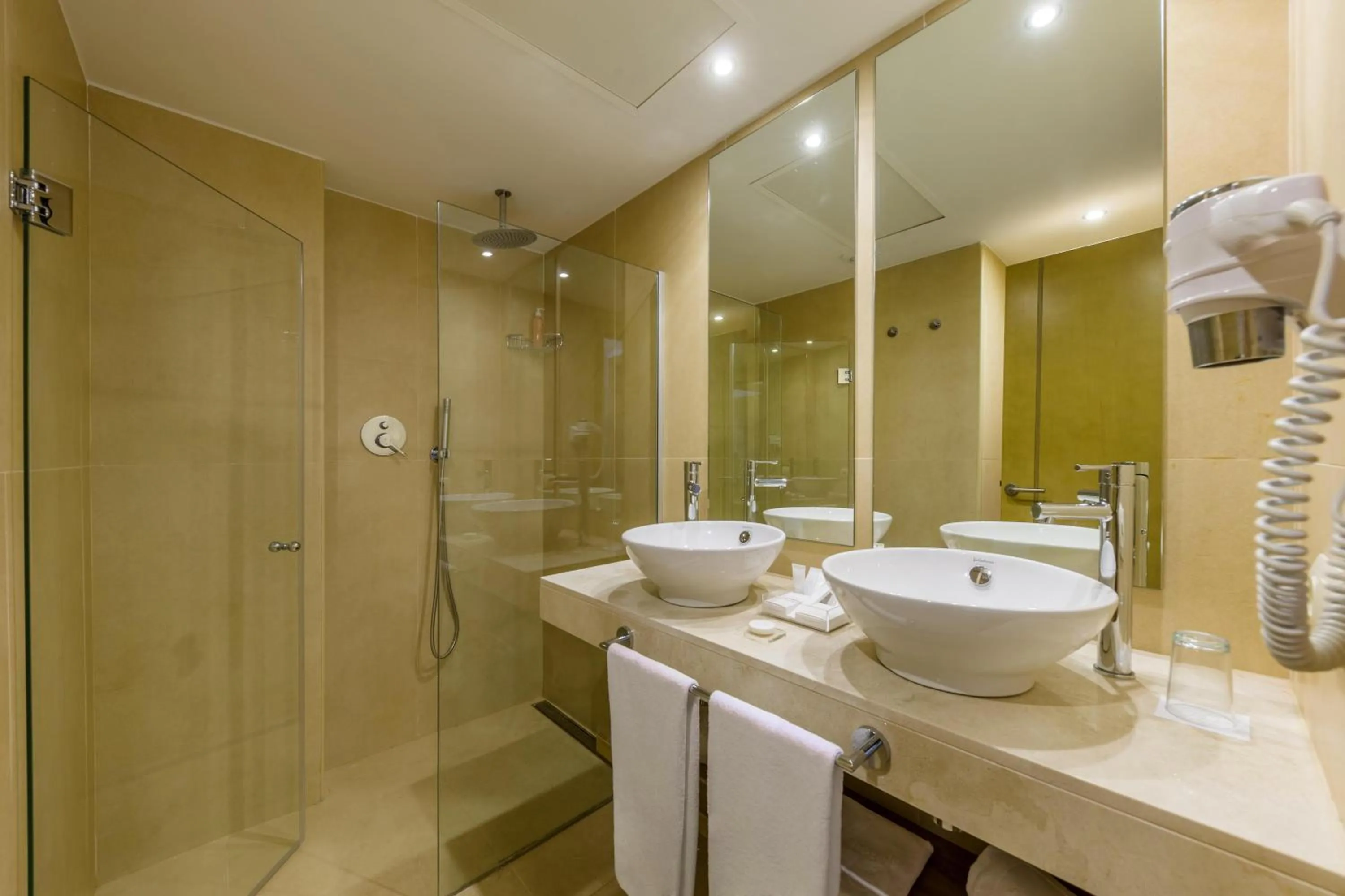 Bathroom in Zafiro Cala Mesquida