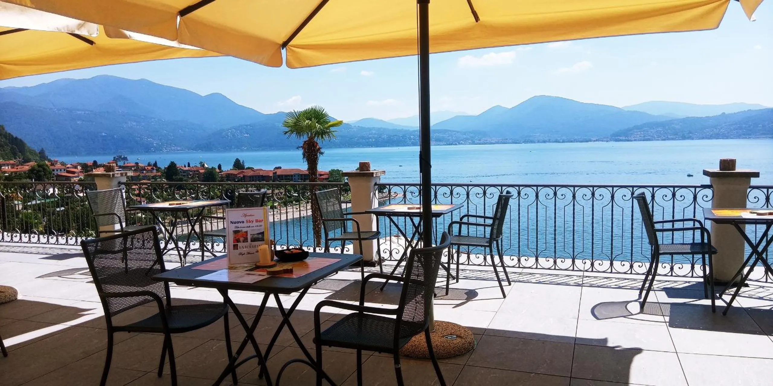 Lounge or bar in Hotel La Rondinella