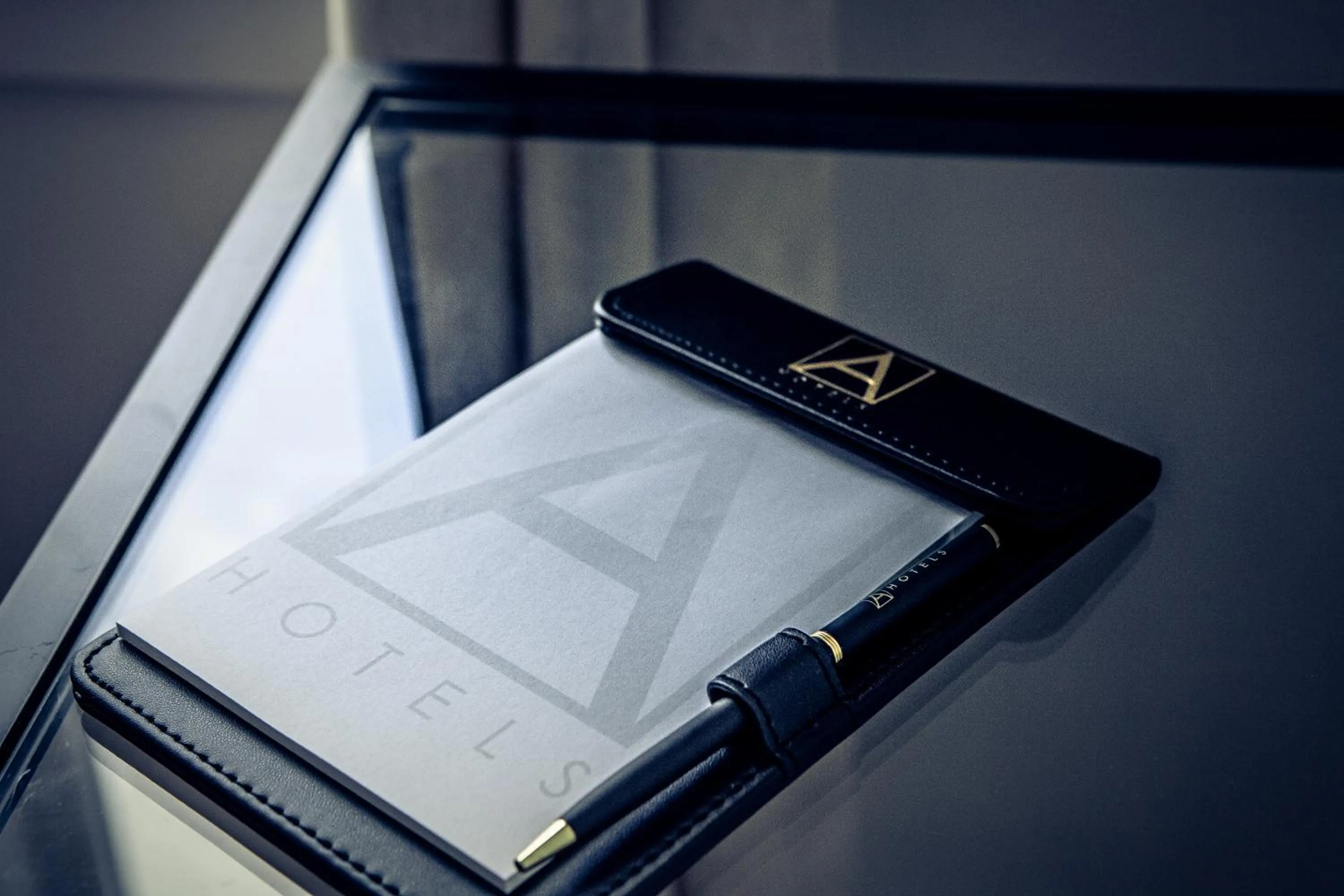 Logo/Certificate/Sign in A Hotels City