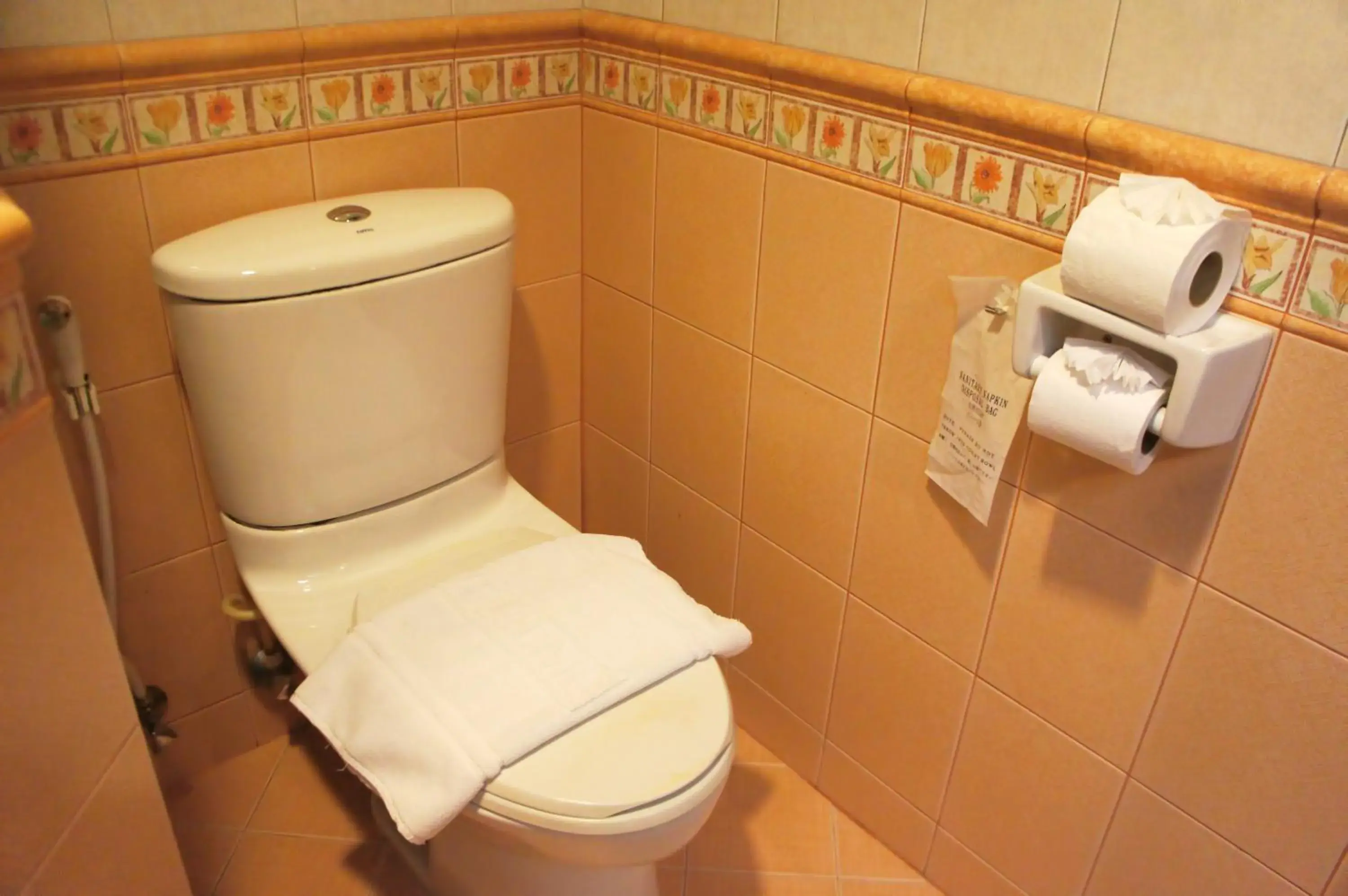 Bathroom in Safari Beach Hotel Patong Bathroom in Safari Beach Hotel Patong