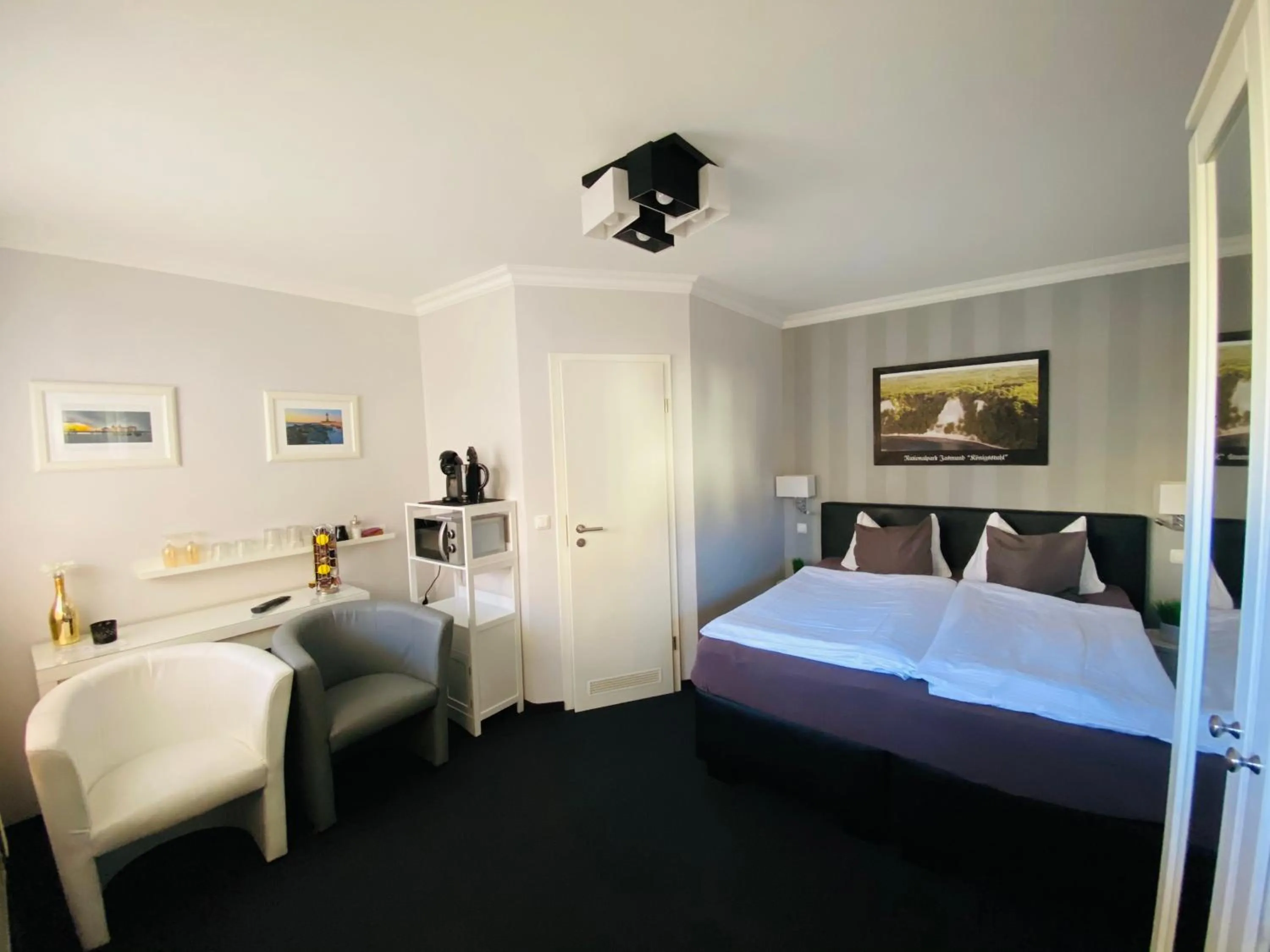 Photo of the whole room, Bed in Pension & Ferienwohnungen Schneidereit