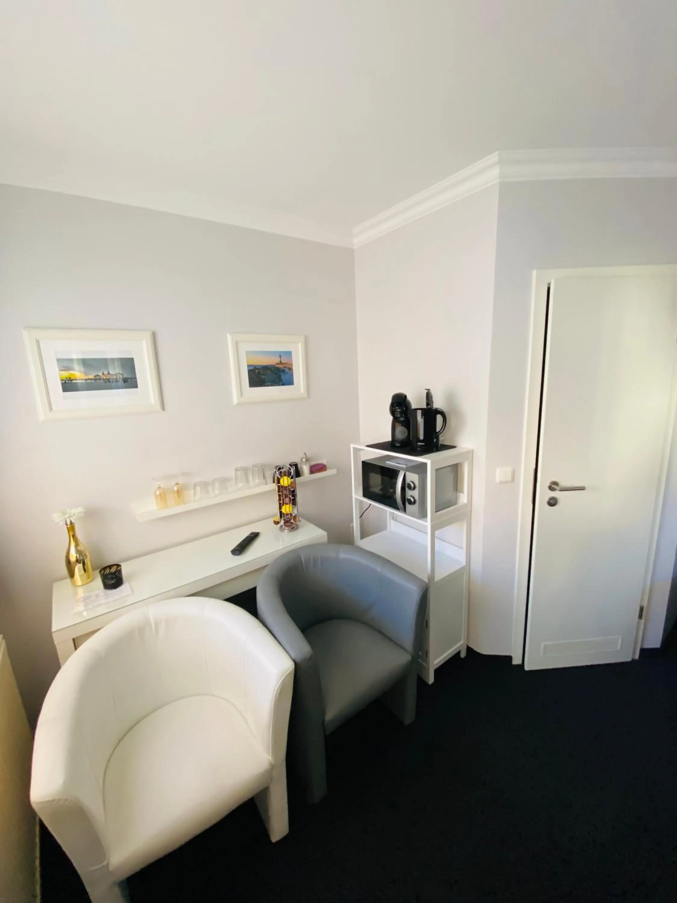 Seating area, Bed in Pension & Ferienwohnungen Schneidereit