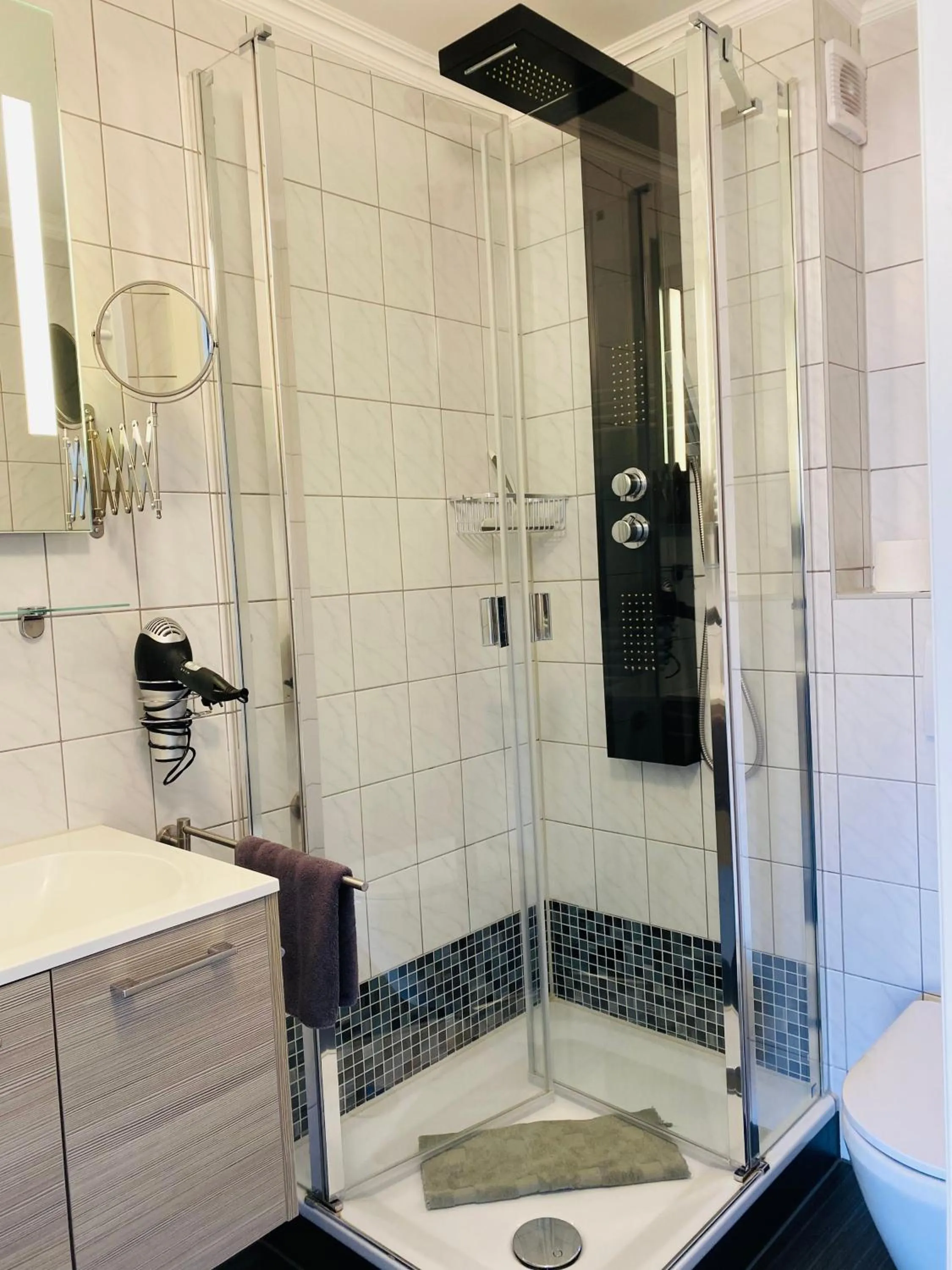 Bathroom in Pension & Ferienwohnungen Schneidereit