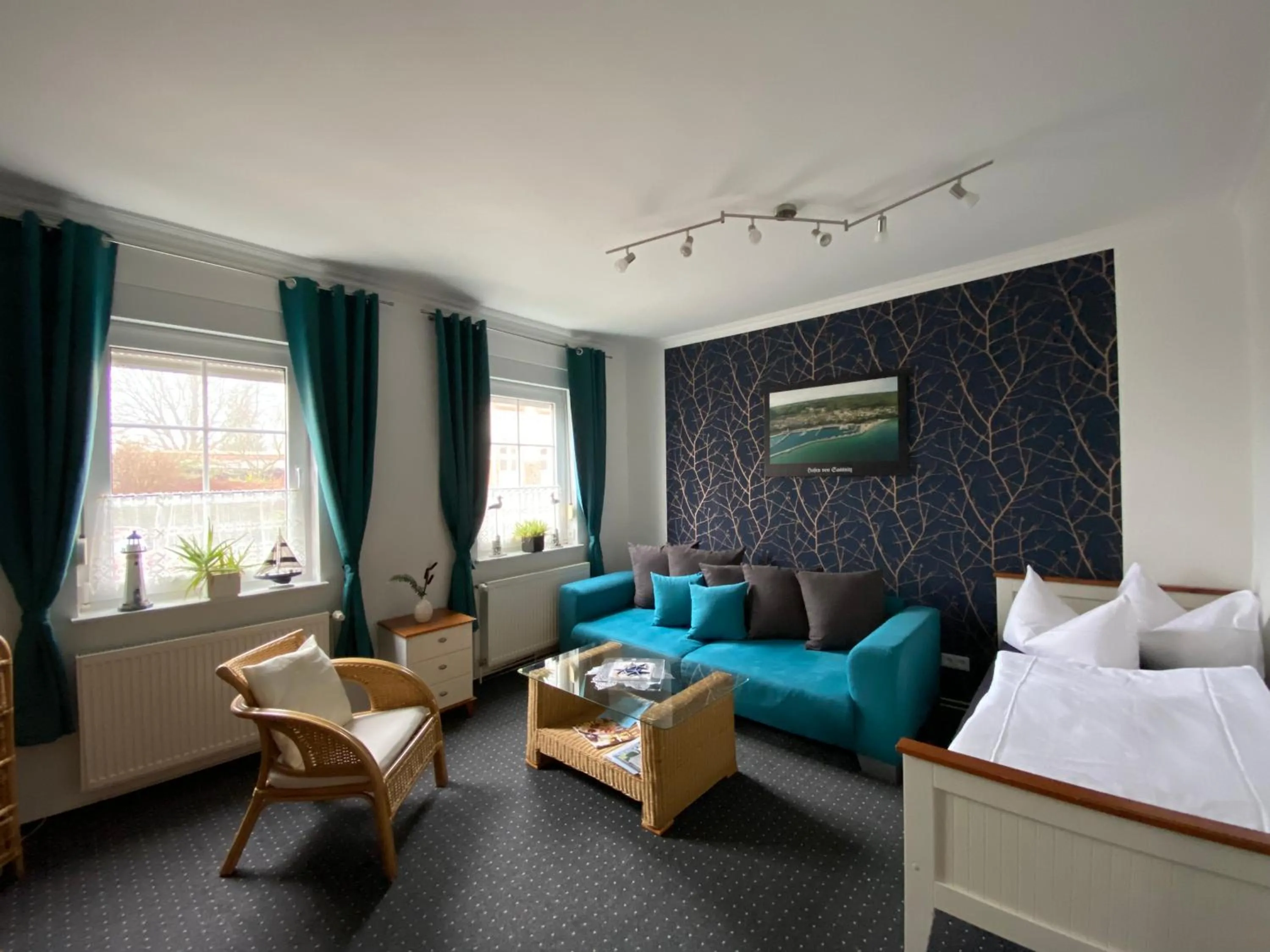 Living room, Bed in Pension & Ferienwohnungen Schneidereit