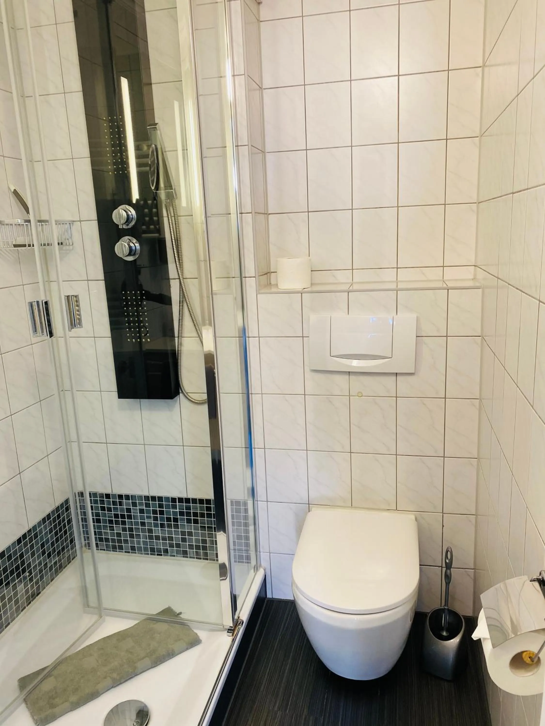 Bathroom in Pension & Ferienwohnungen Schneidereit