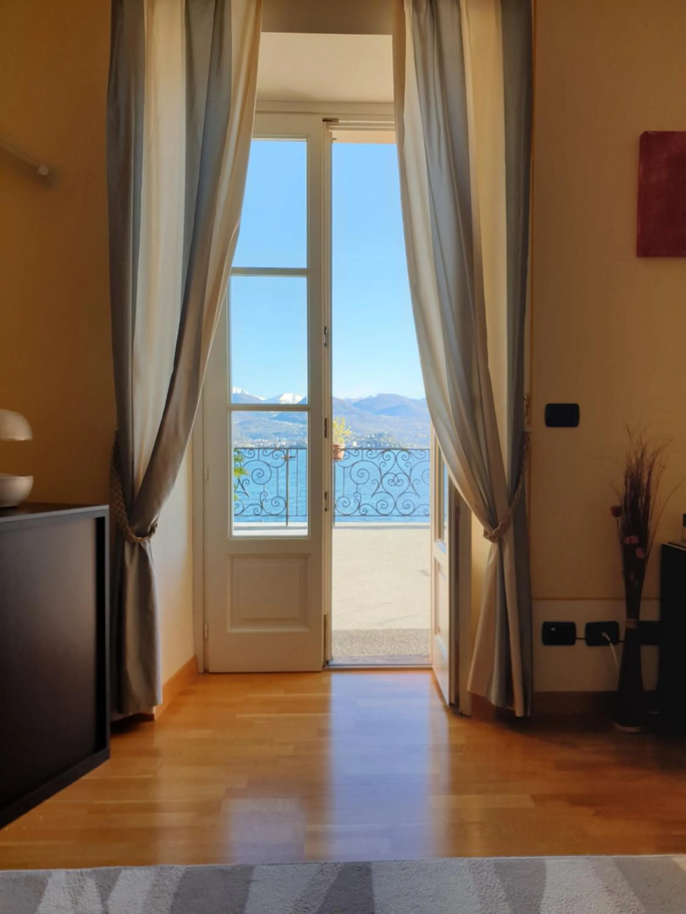 Lake view, Bed in Hotel Residence La Luna Nel Porto