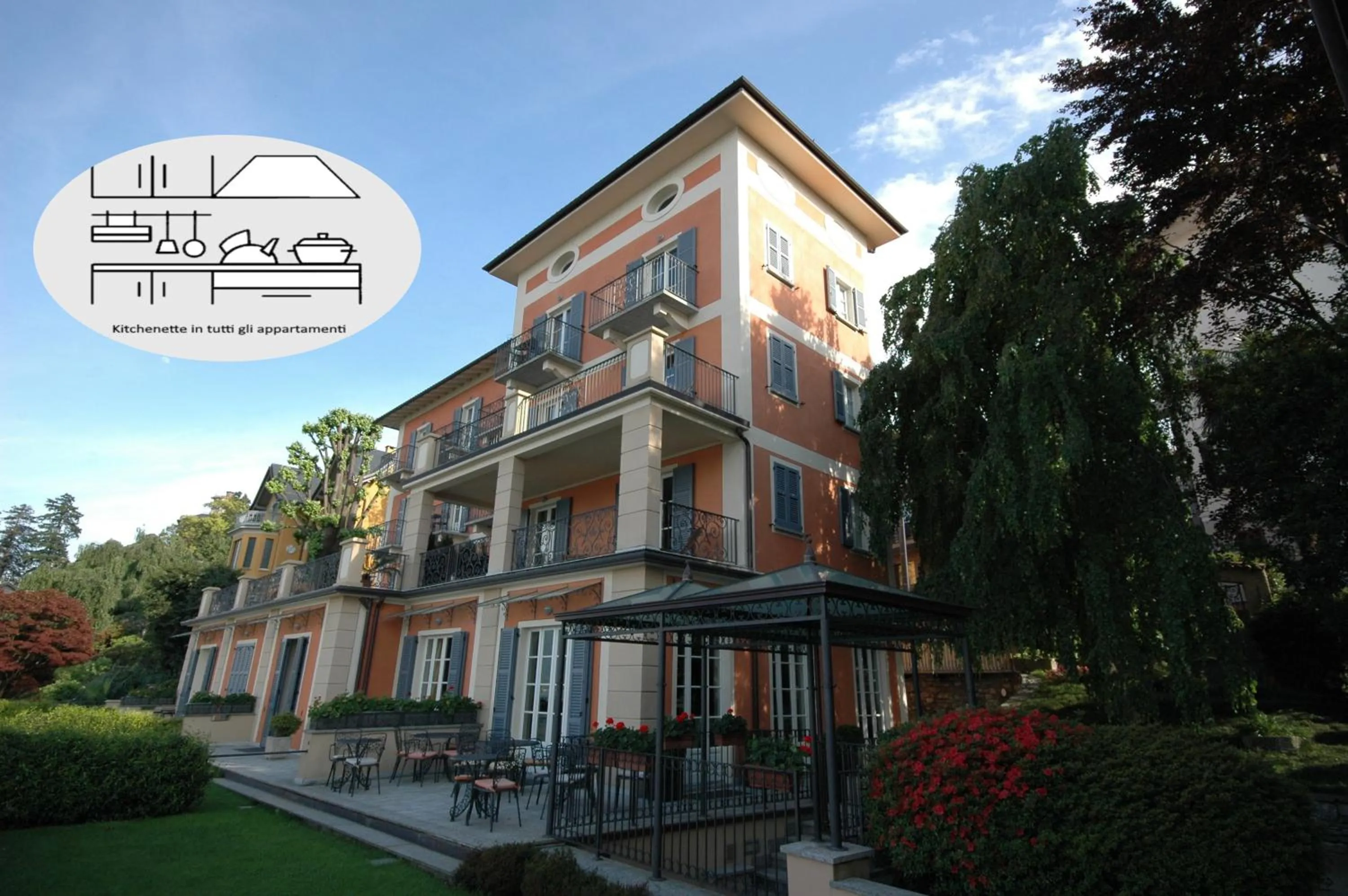 Property building in Hotel Residence La Luna Nel Porto