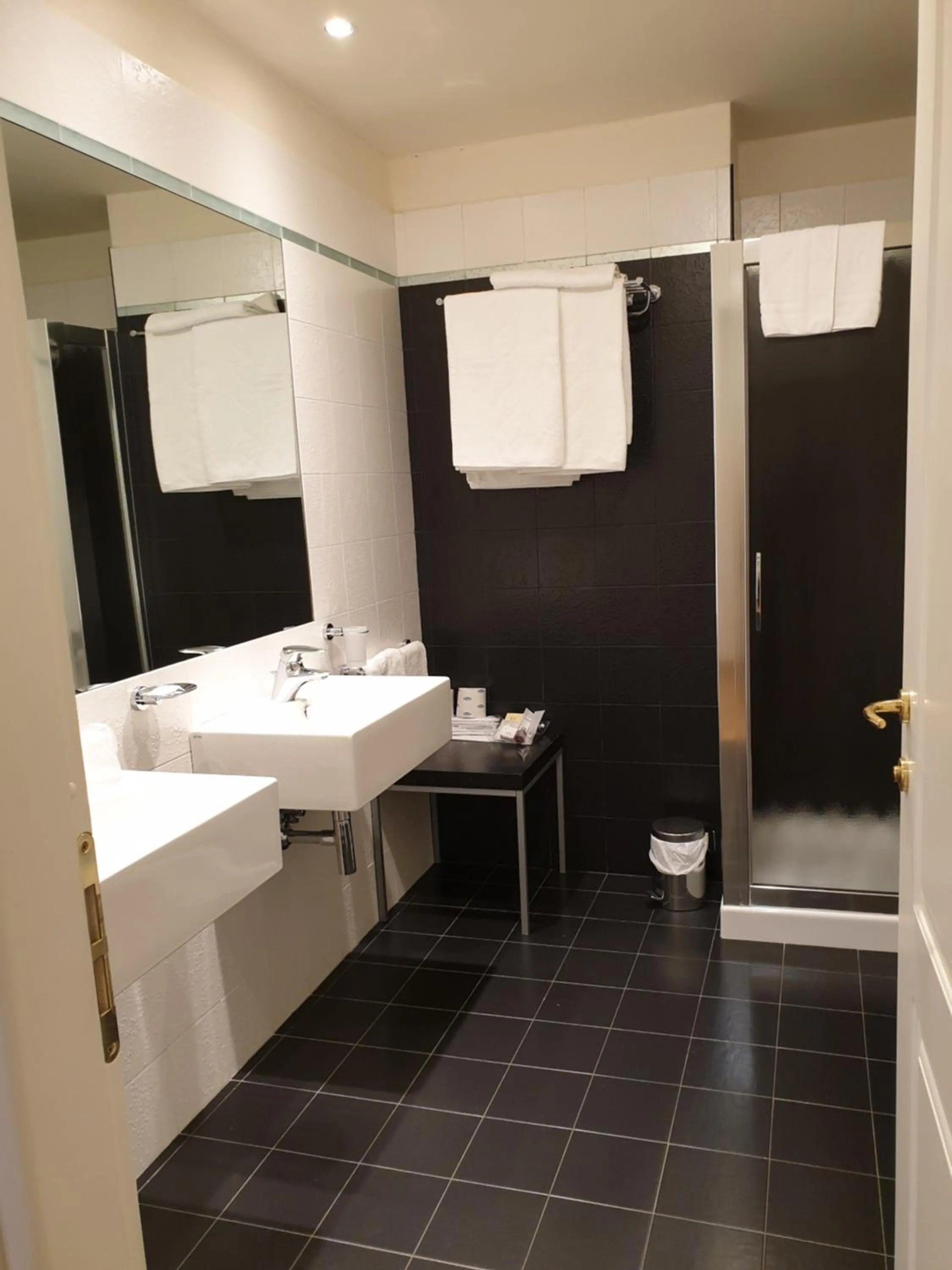 Bathroom in Hotel Residence La Luna Nel Porto