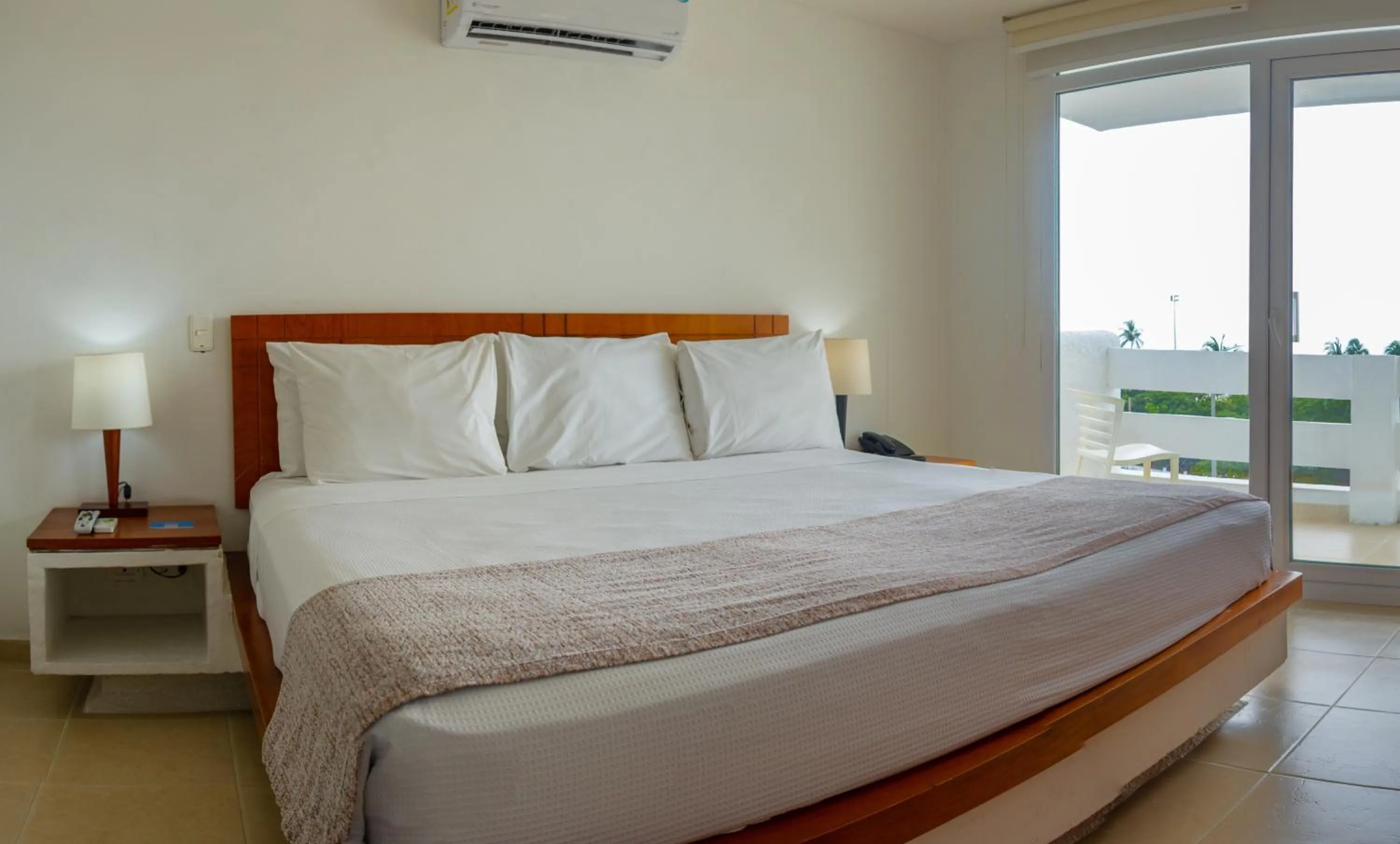 Bedroom, Bed in Blu Hotel by Tamaca