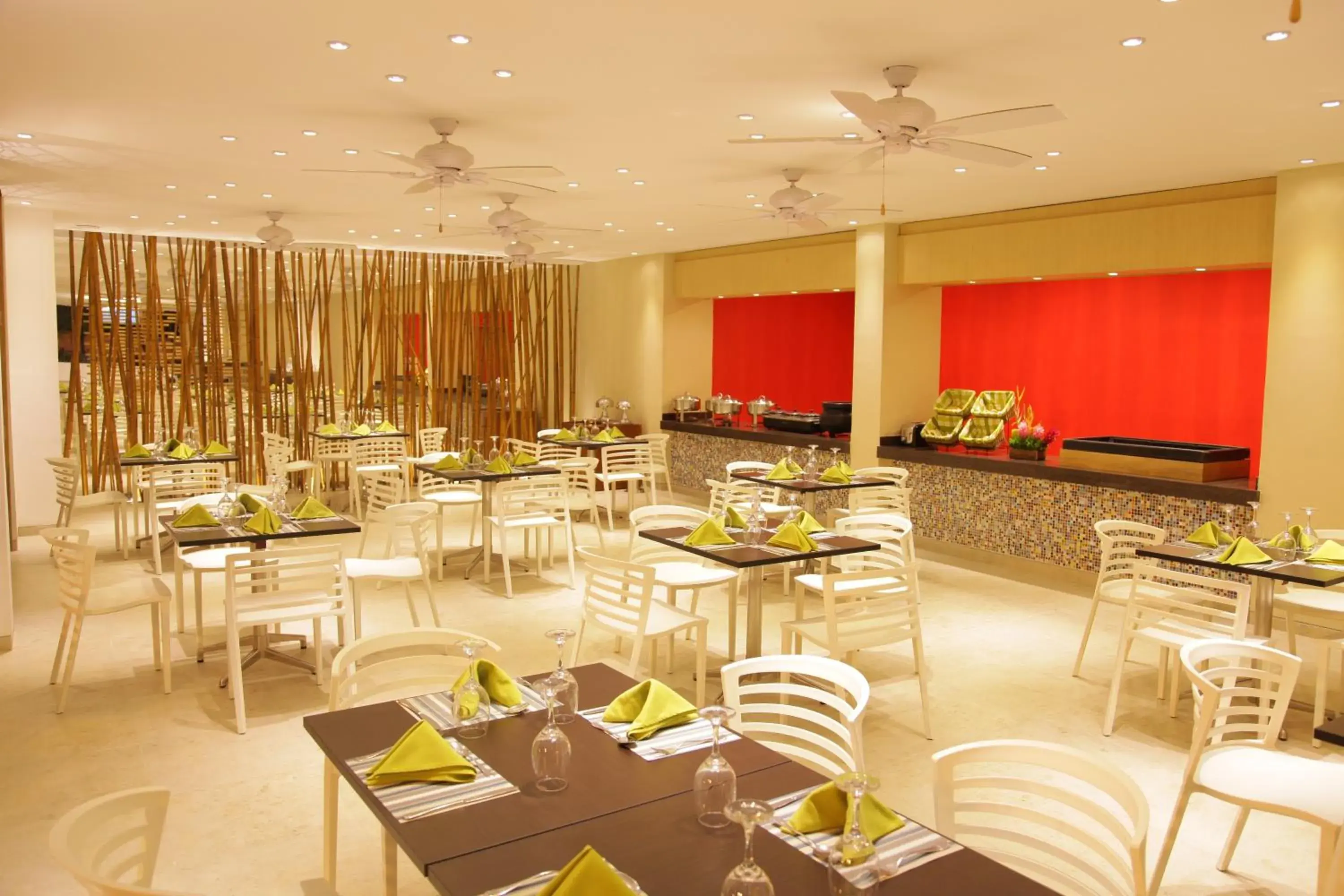 Restaurant/places to eat in Blu Hotel by Tamaca Restaurant/places to eat in Blu Hotel by Tamaca