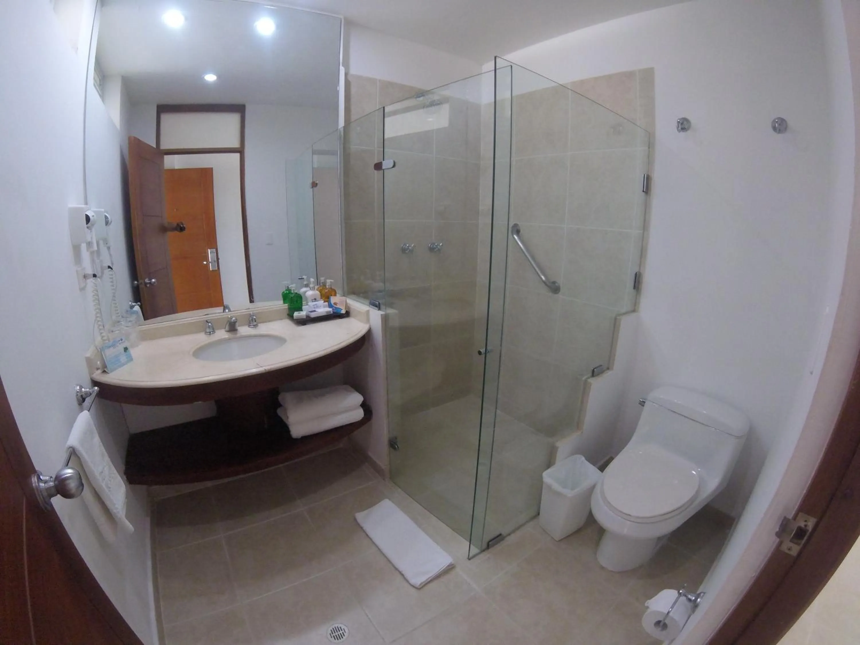 Bathroom in Blu Hotel by Tamaca