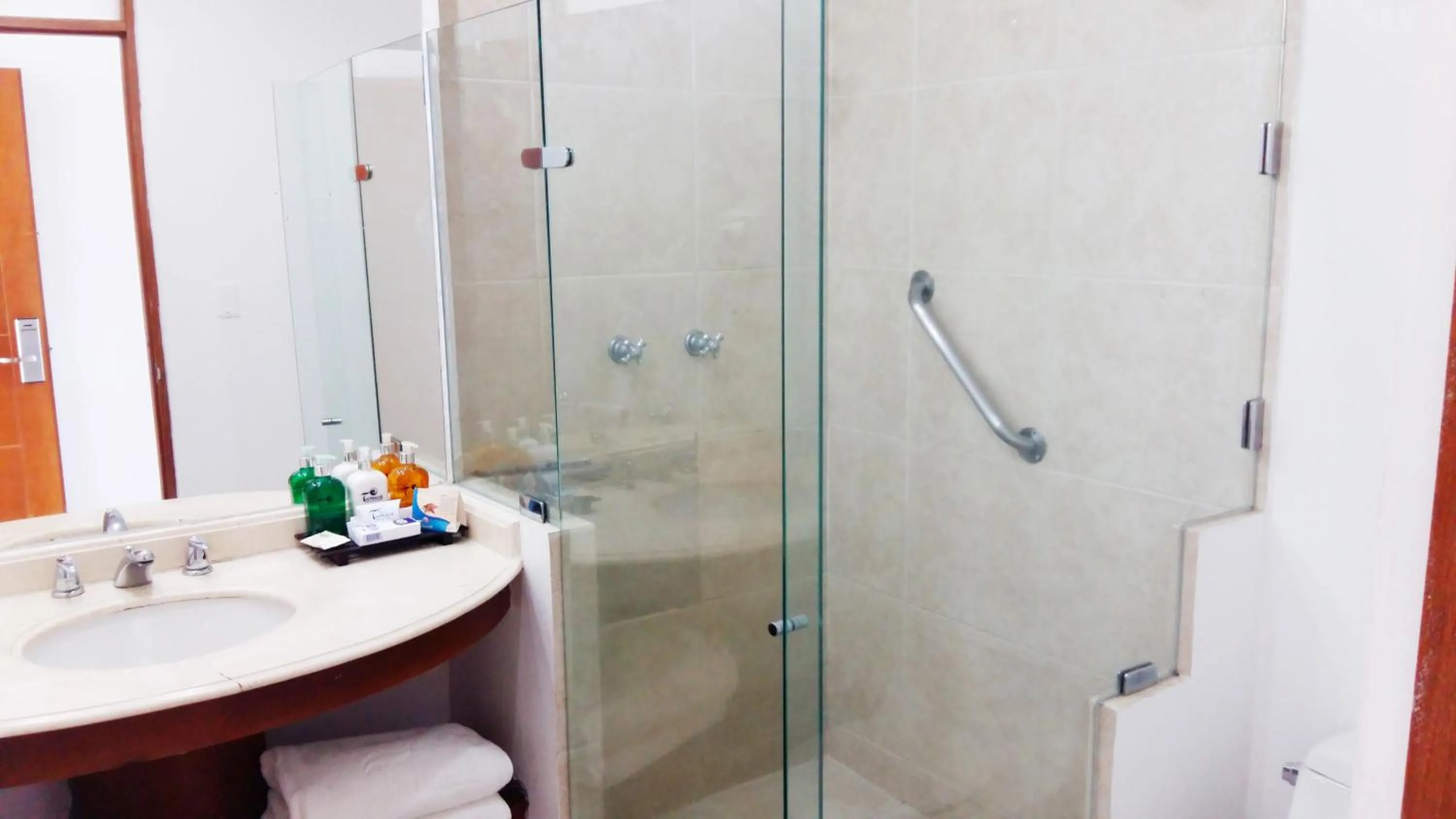 Shower in Blu Hotel by Tamaca