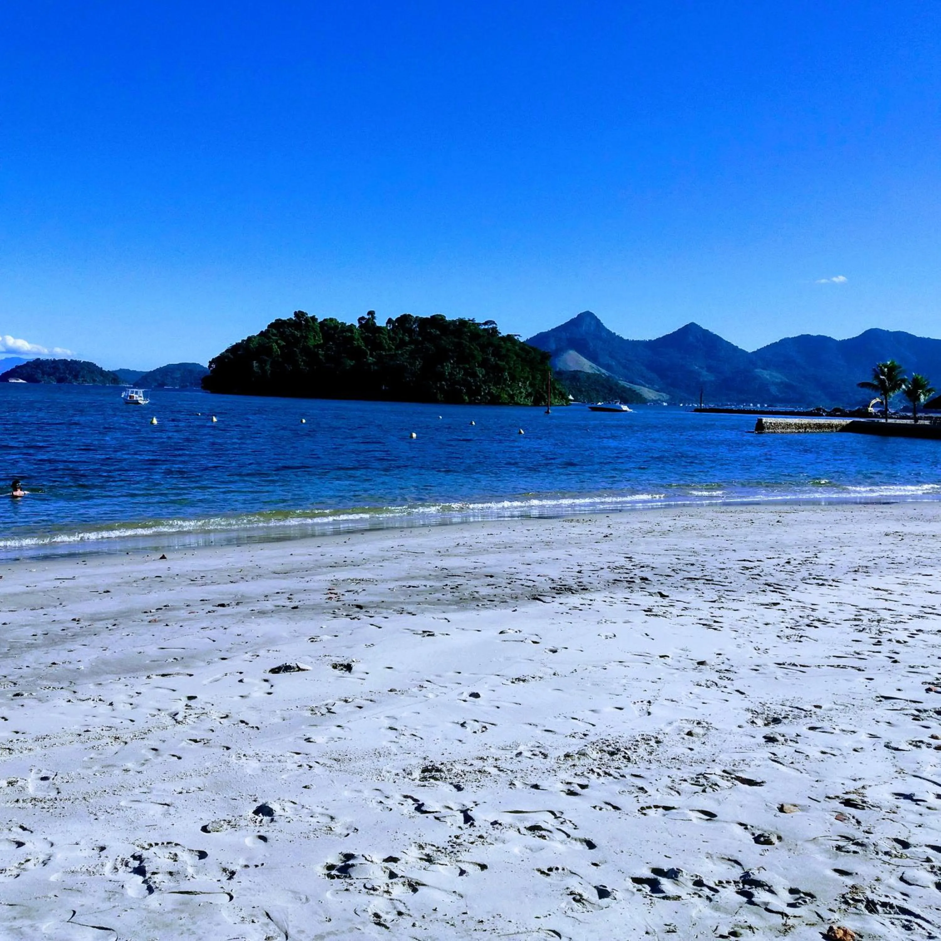 Nearby landmark in Angra TOP1 Praia Piscina Marina 2 quartos