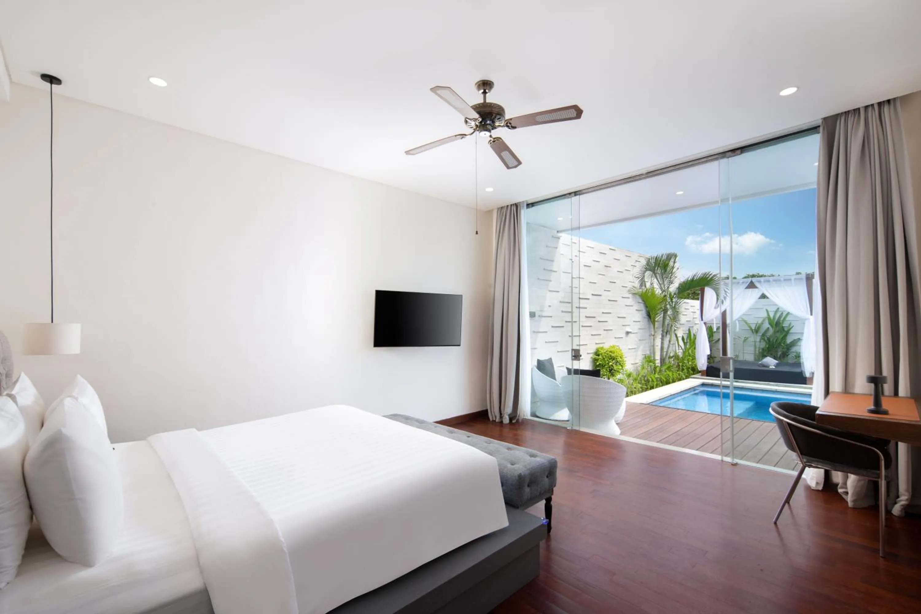 Communal lounge/ TV room, Bed in The Daha Luxury Villas