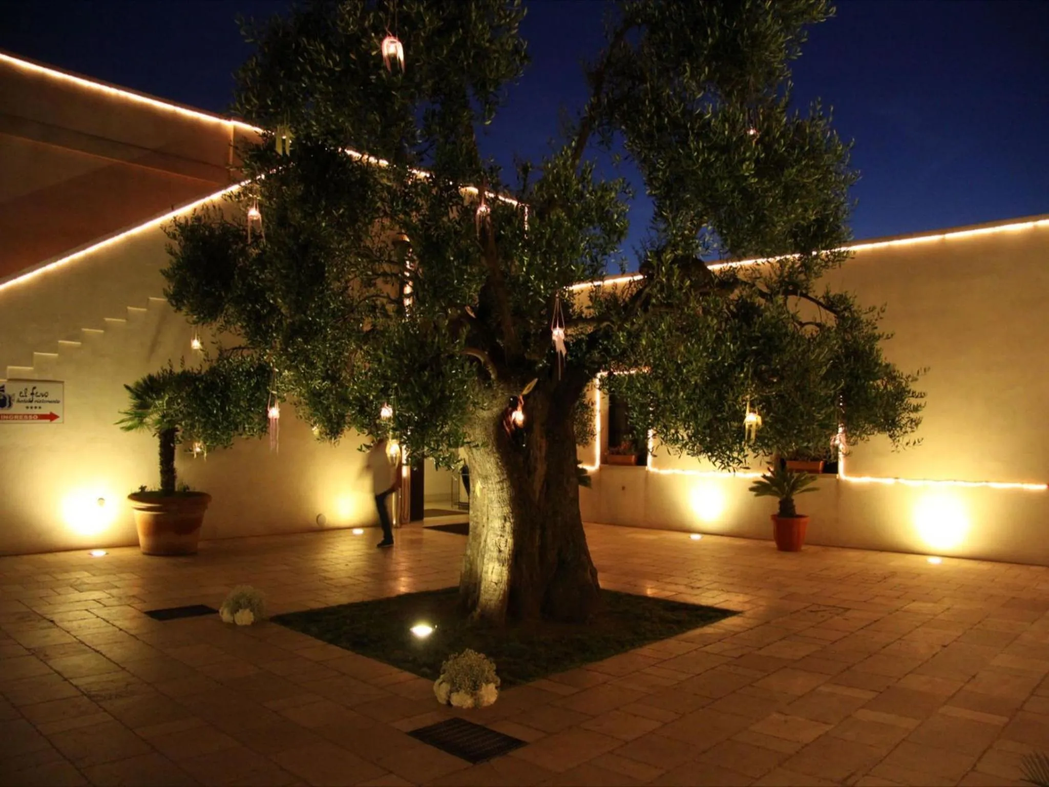 Night in Hotel Saraceno Al Faro