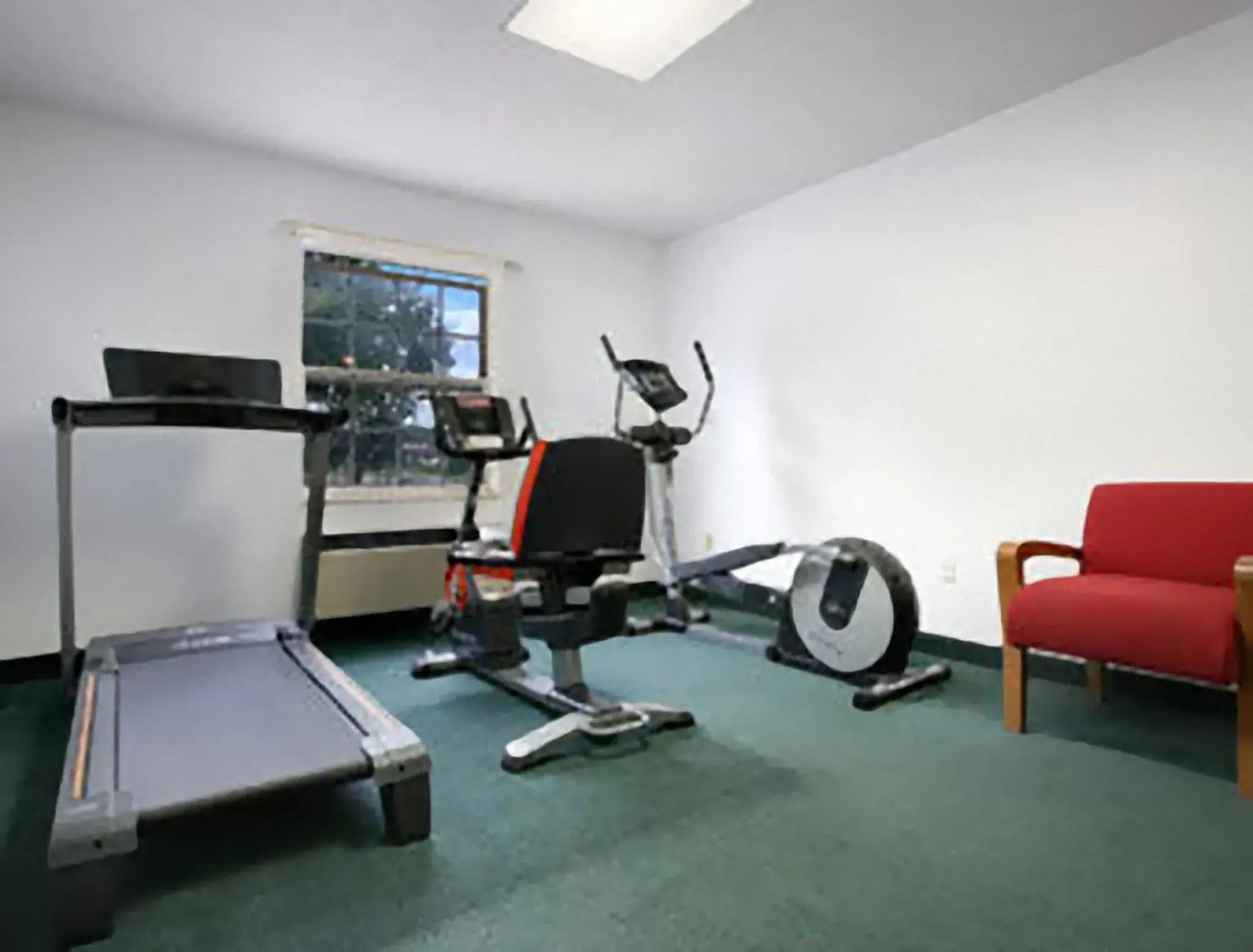 Day, Fitness Center/Facilities in Travelodge by Wyndham Waukegan Gurnee