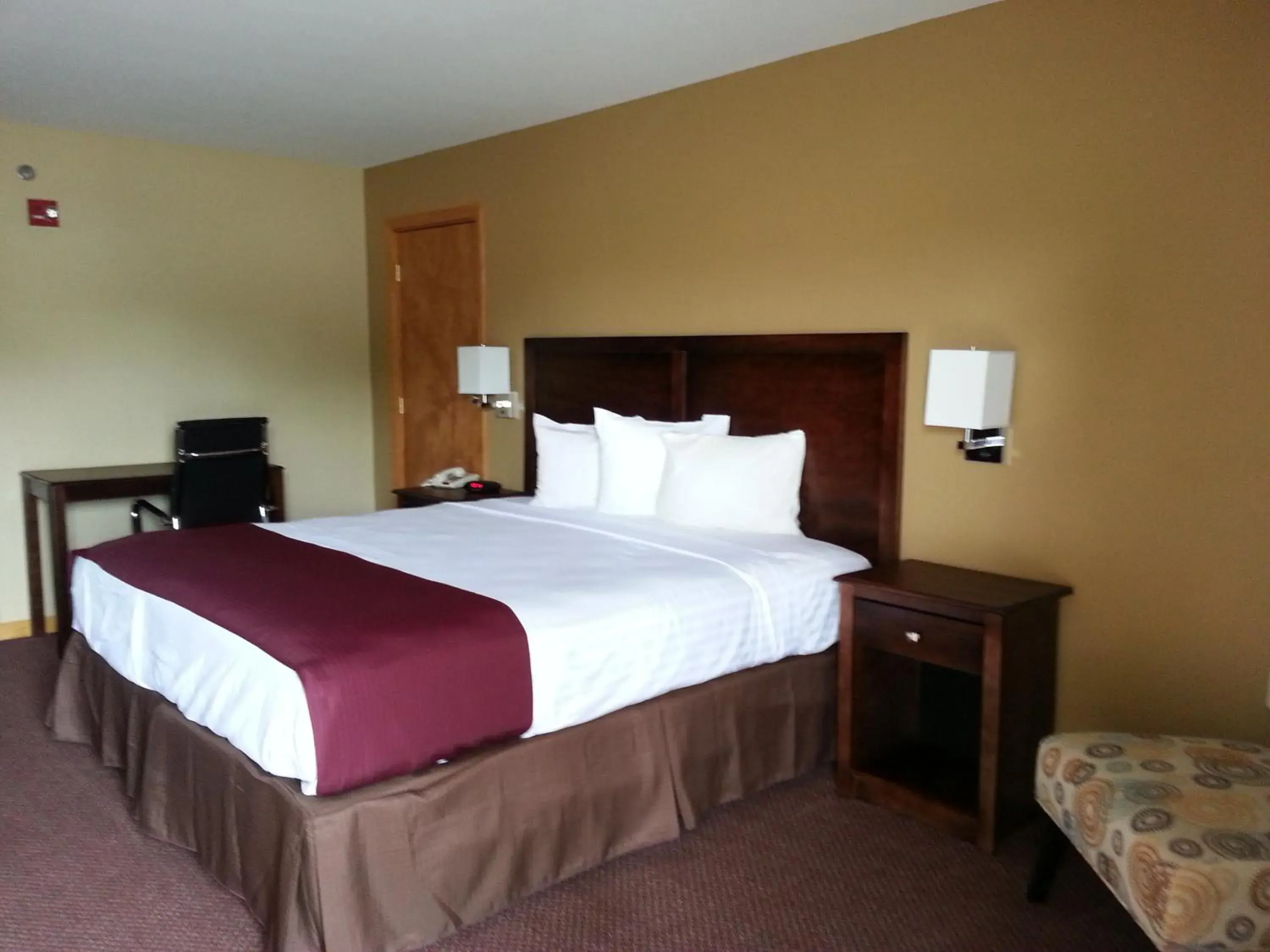 Bedroom, Bed in Americas Best Value Inn Bryant Bedroom, Bed in Americas Best Value Inn Bryant