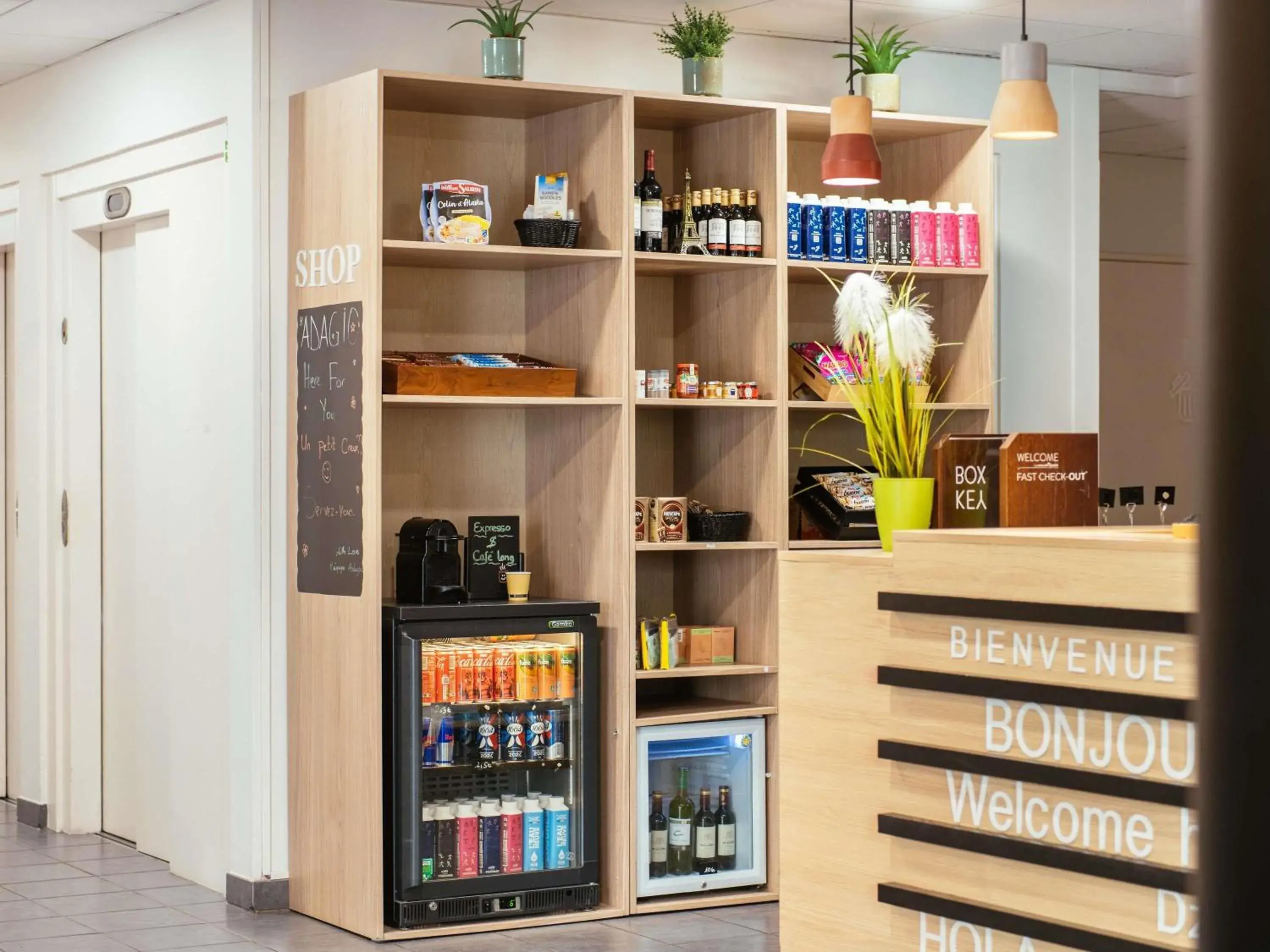 Property building in Aparthotel Adagio Access Paris Asnières Property building in Aparthotel Adagio Access Paris Asnières