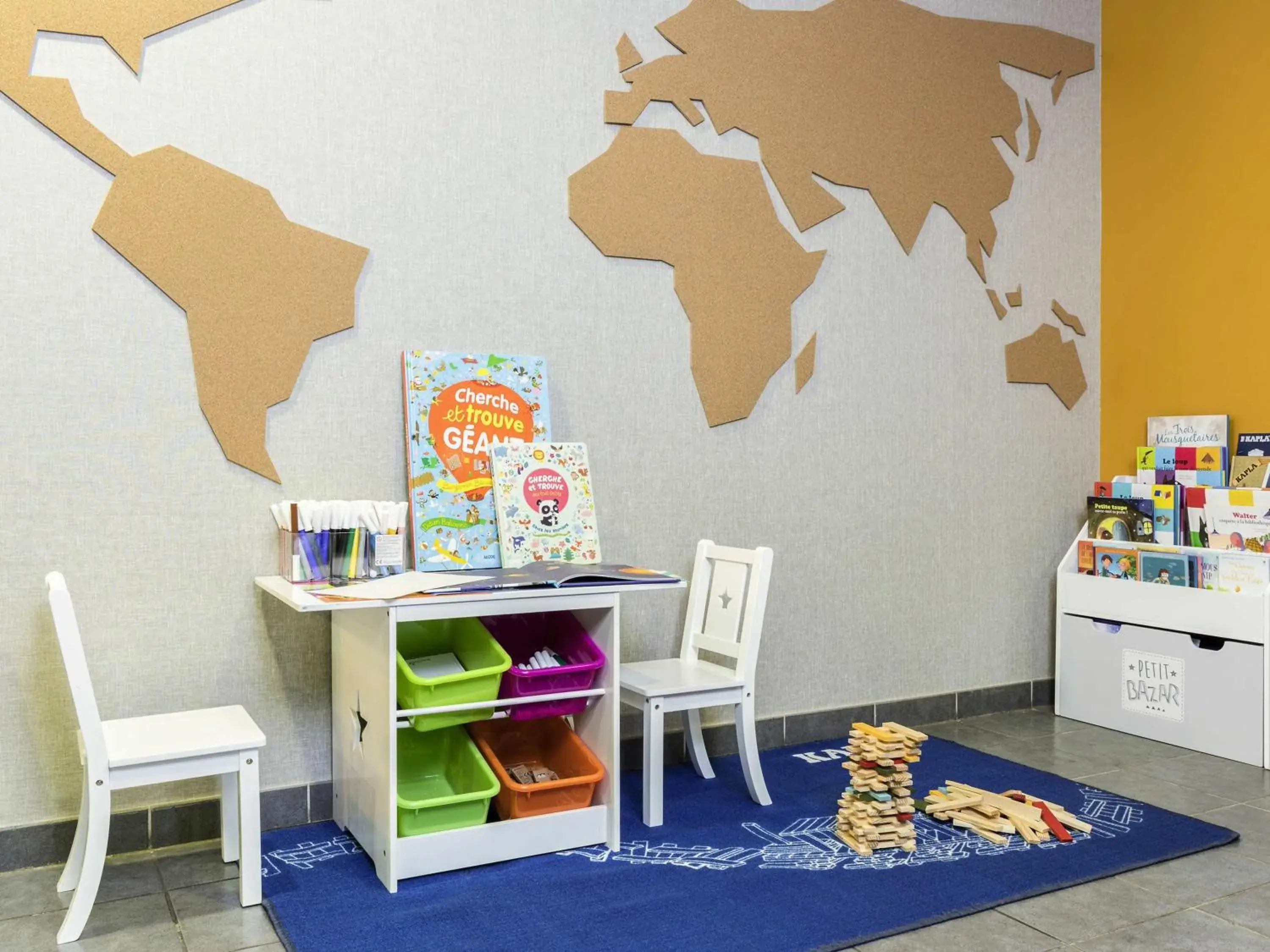 Property building in Aparthotel Adagio Access Paris Asnières Property building in Aparthotel Adagio Access Paris Asnières