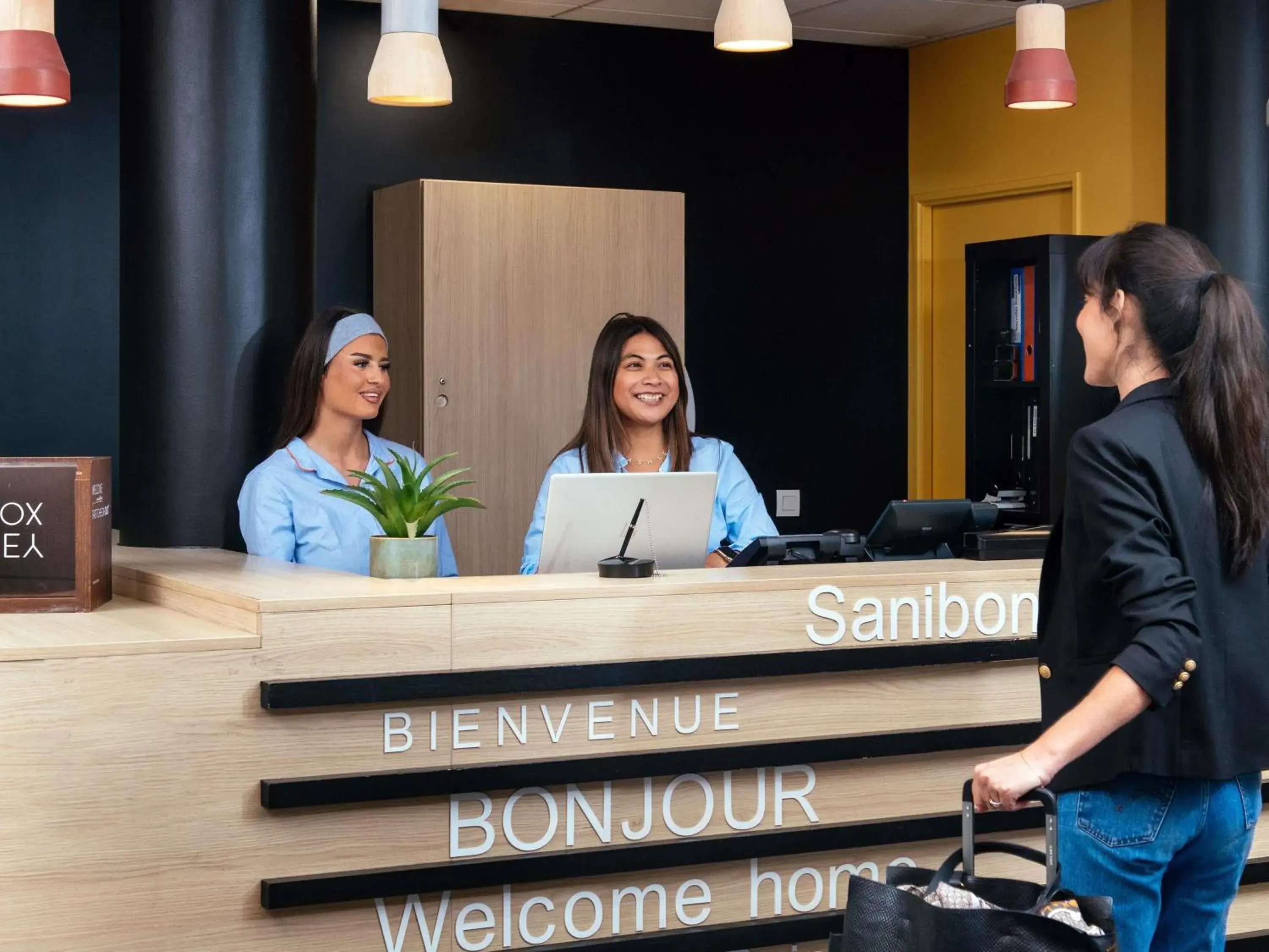 Property building in Aparthotel Adagio Access Paris Asnières Property building in Aparthotel Adagio Access Paris Asnières