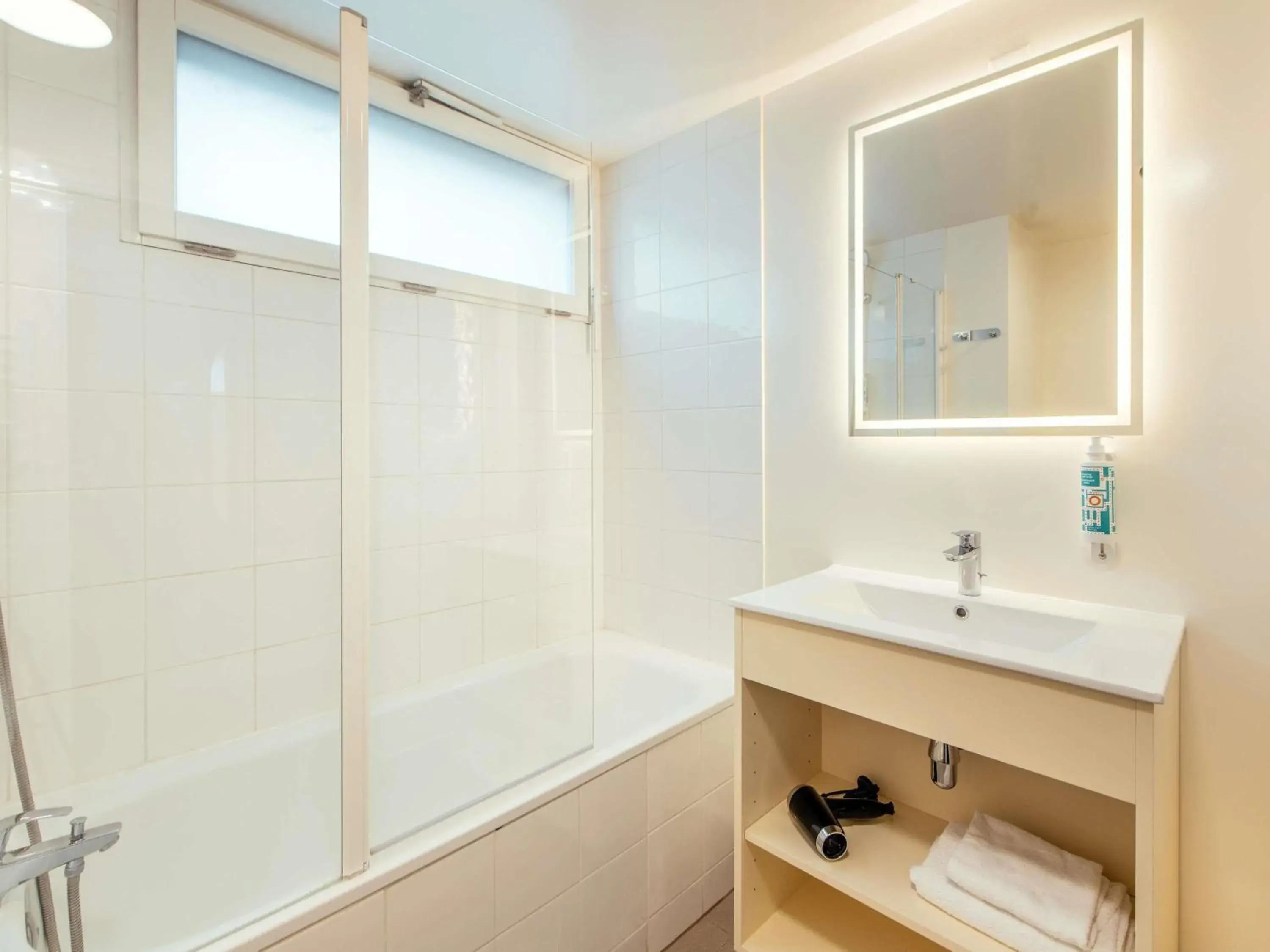 Bedroom in Aparthotel Adagio Access Paris Asnières Bedroom in Aparthotel Adagio Access Paris Asnières