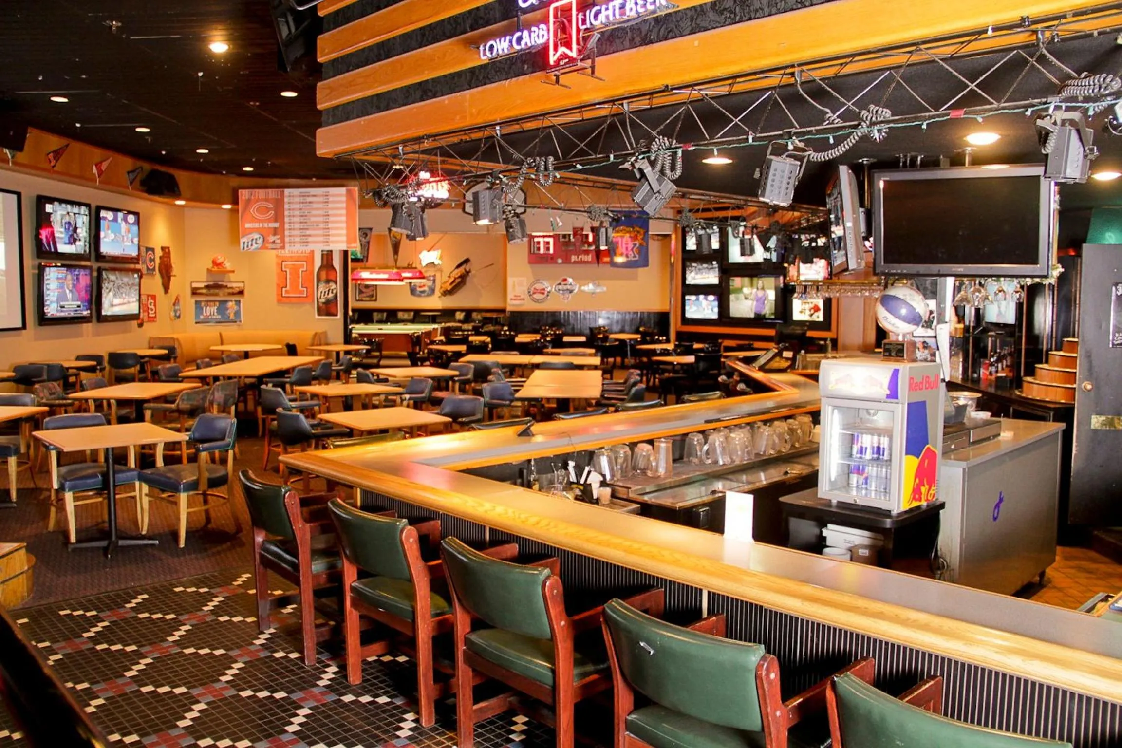 Restaurant/places to eat in Decatur Conference Center and Hotel