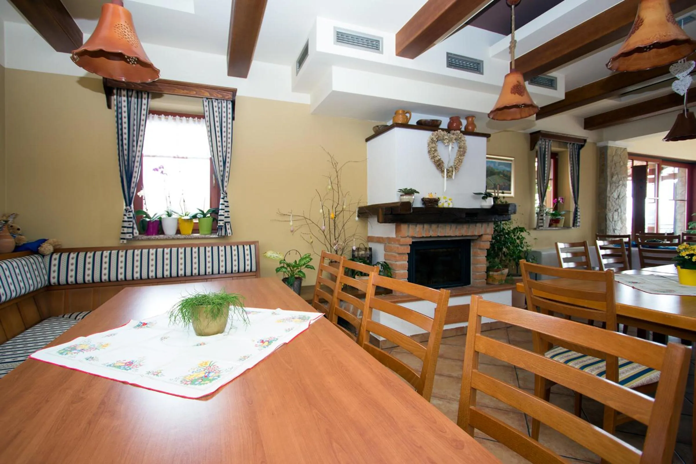 Restaurant/places to eat in Tourism Tompa