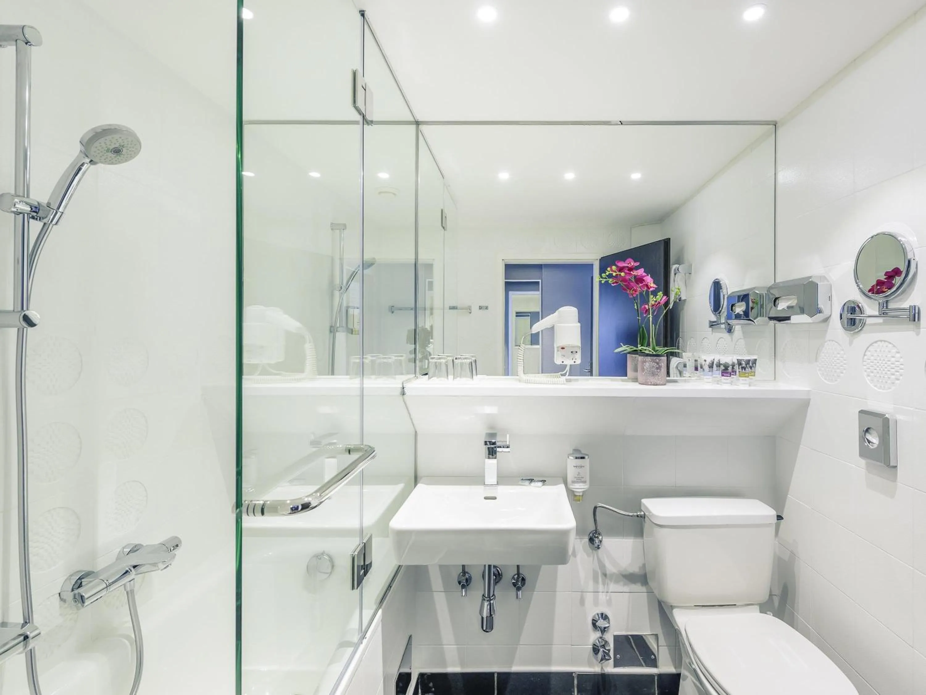 Bedroom in Mercure Hotel Raphael Wien