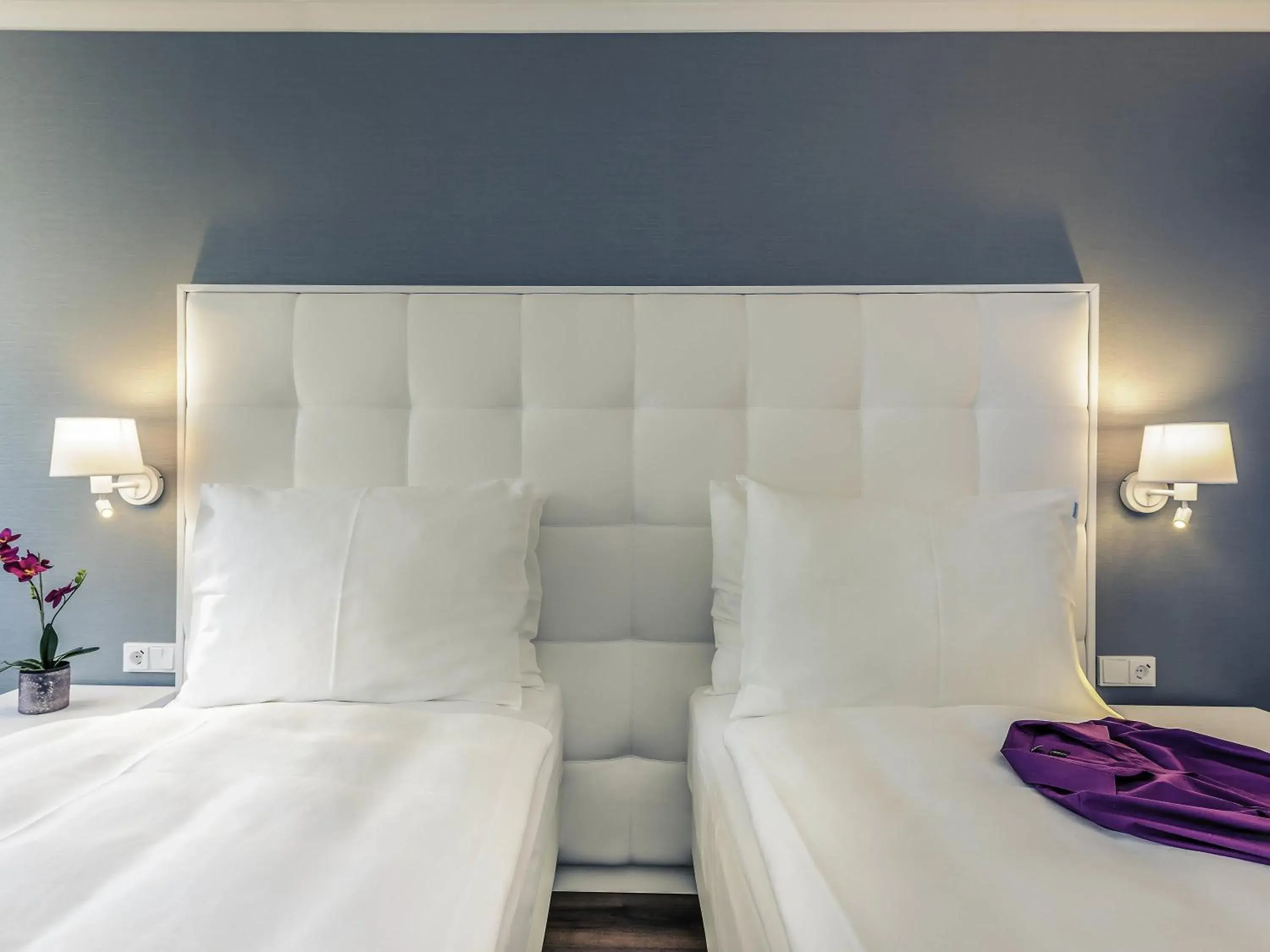 Bedroom, Bed in Mercure Hotel Raphael Wien Bedroom, Bed in Mercure Hotel Raphael Wien