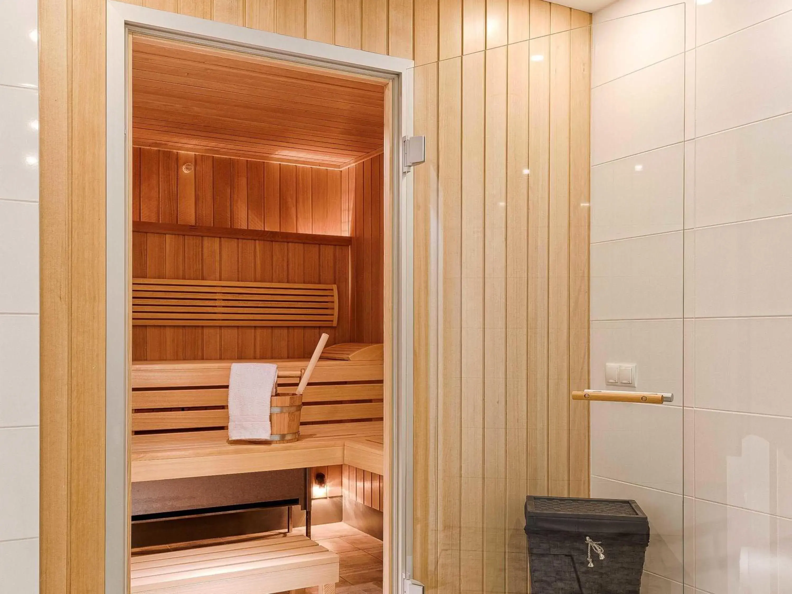 Fitness centre/facilities in Mercure Hotel Raphael Wien Fitness centre/facilities in Mercure Hotel Raphael Wien